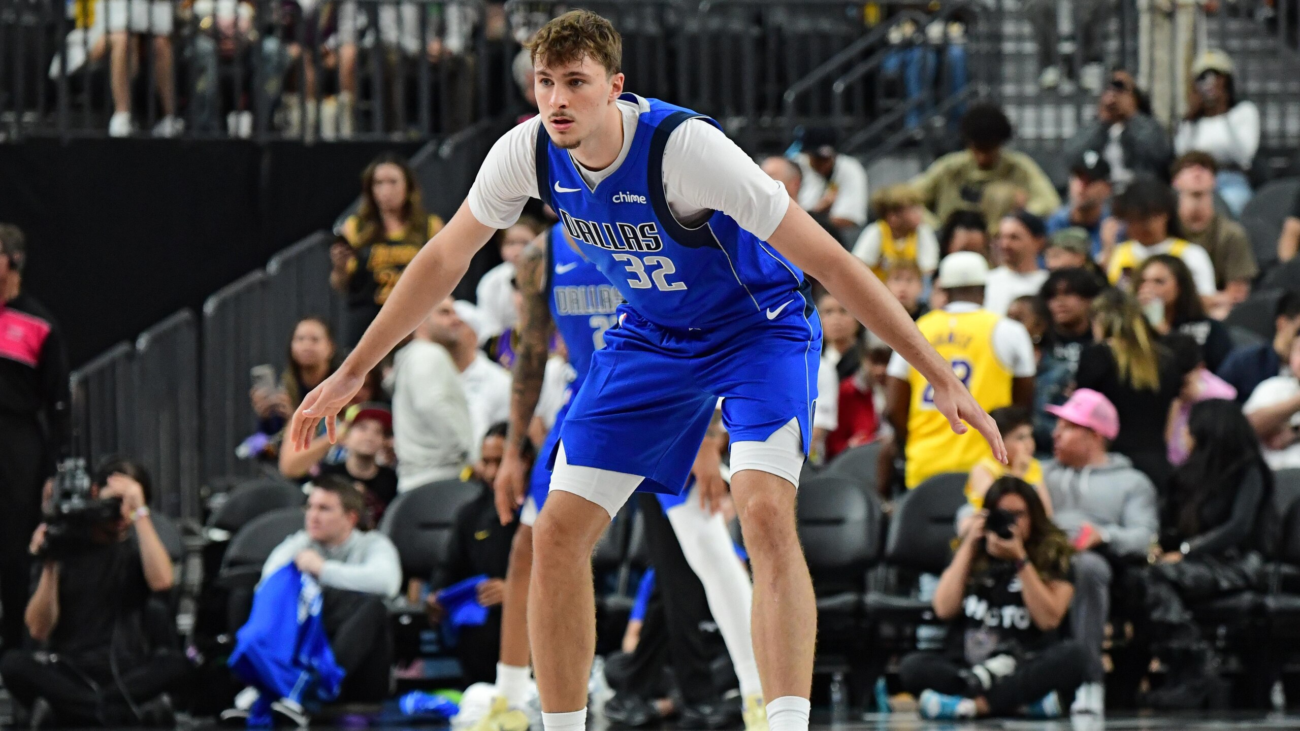 Dallas Mavericks v Los Angeles Lakers