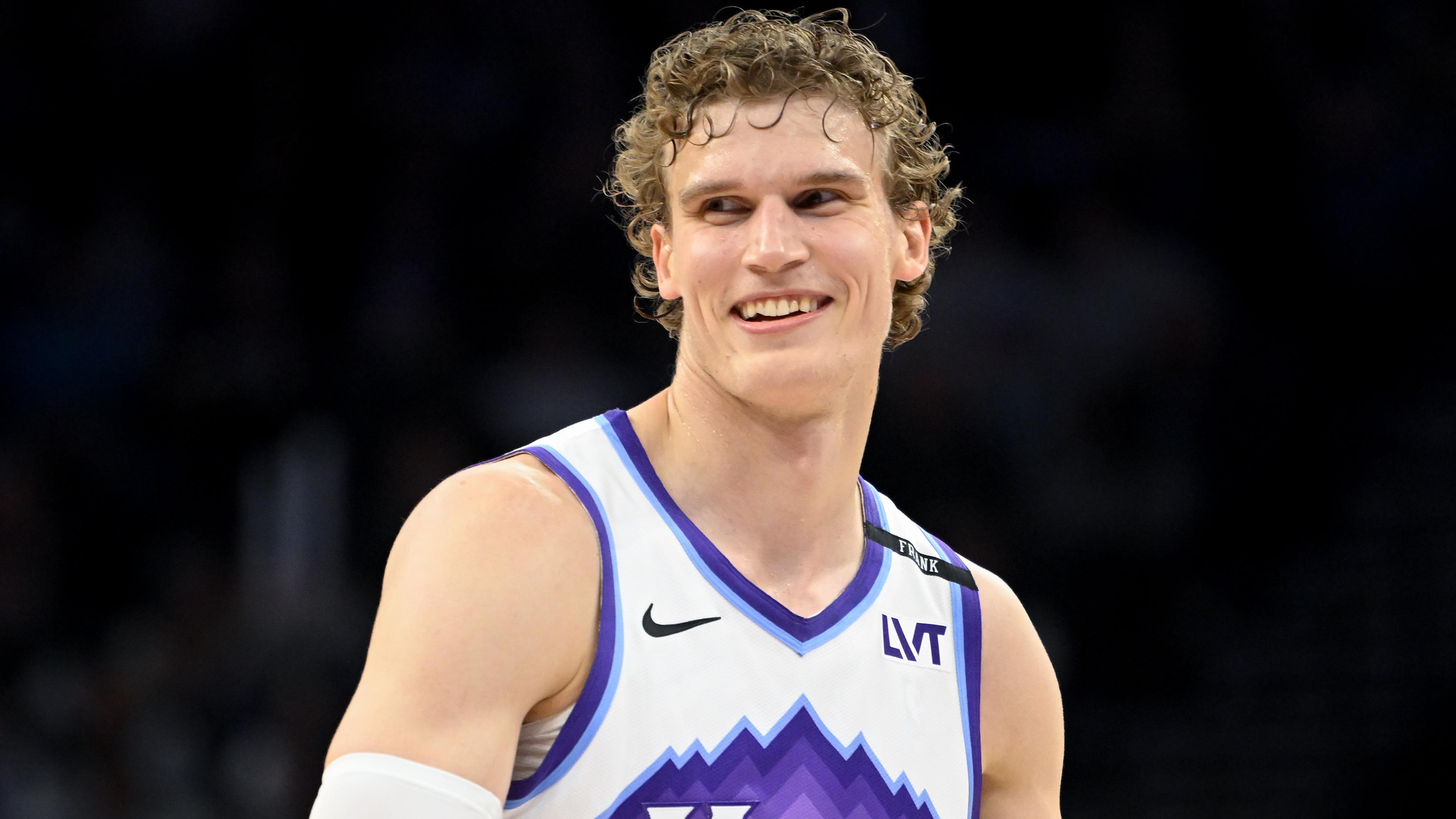 Dallas Mavericks v Utah Jazz