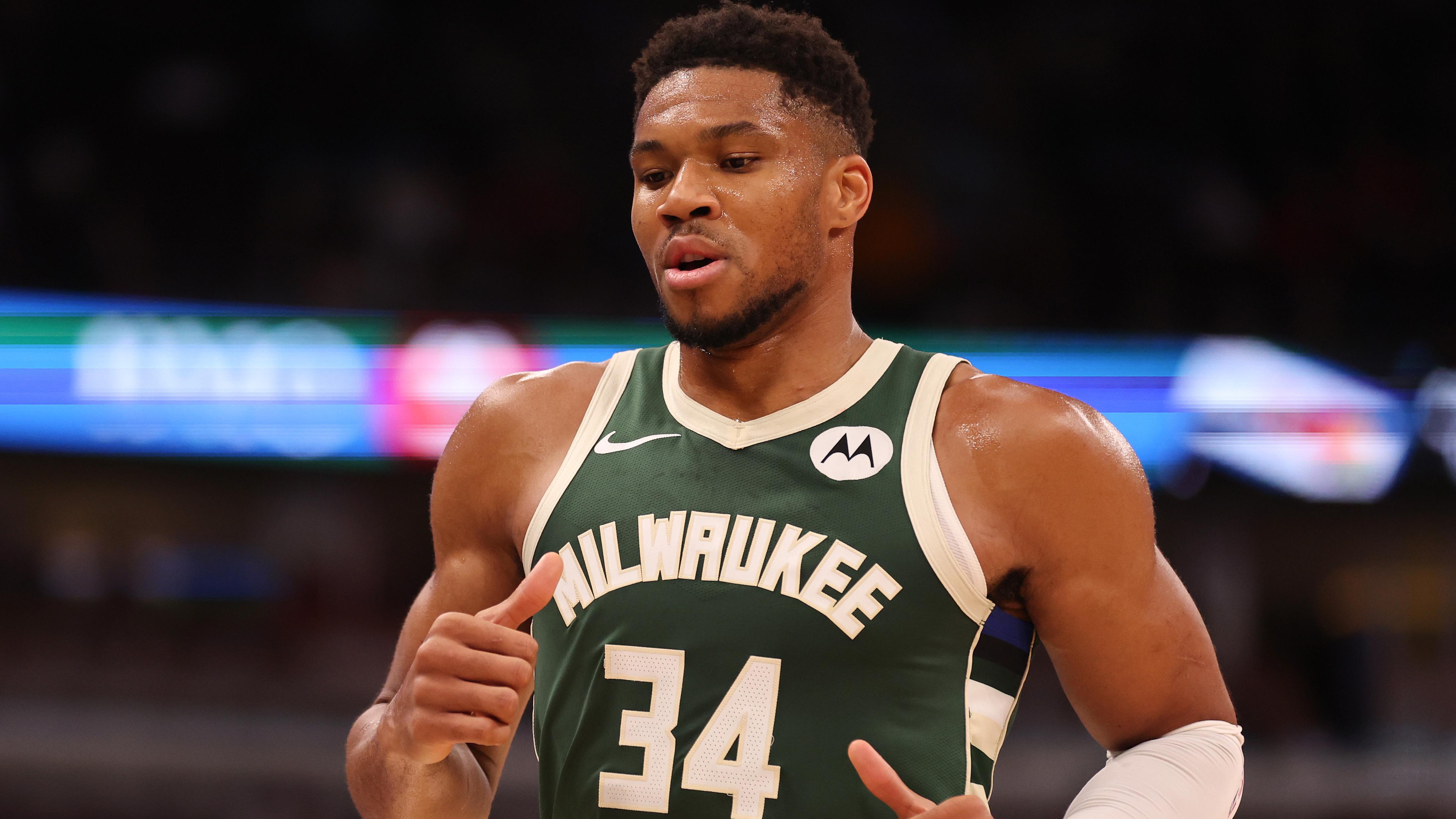 Milwaukee Bucks v Chicago Bulls