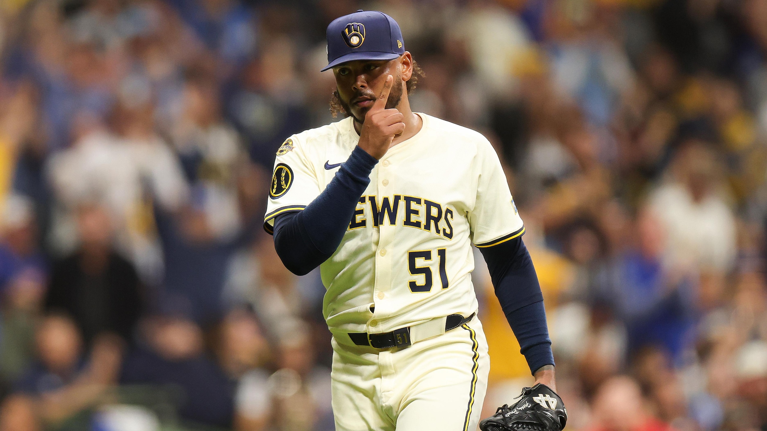 National League Championship Series - Los Angeles Dodgers v Milwaukee Brewers - Game Two National League Championship Series - Los Angeles Dodgers v Milwaukee Brewers - Game Two