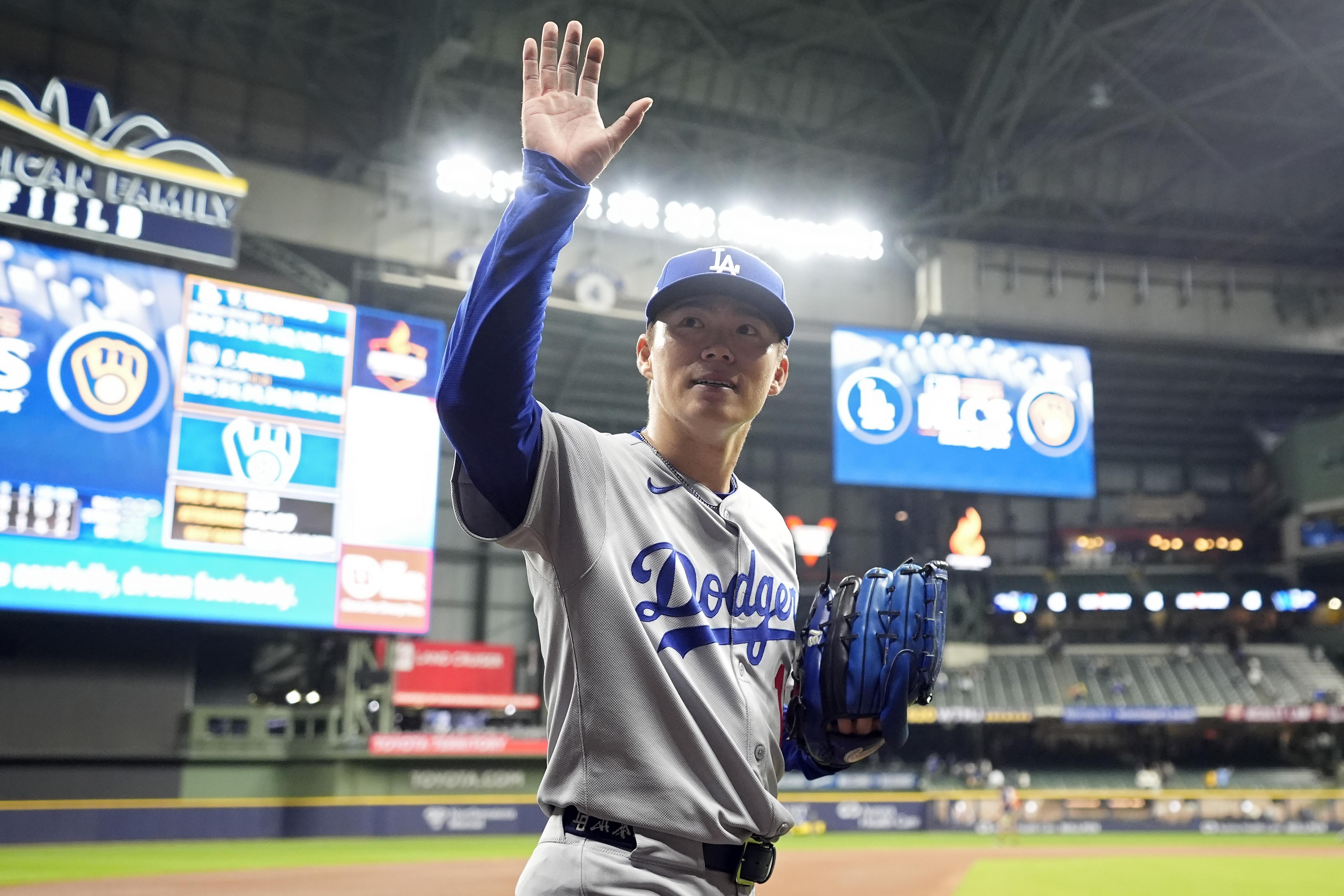 National League Championship Series - Los Angeles Dodgers v Milwaukee Brewers - Game Two