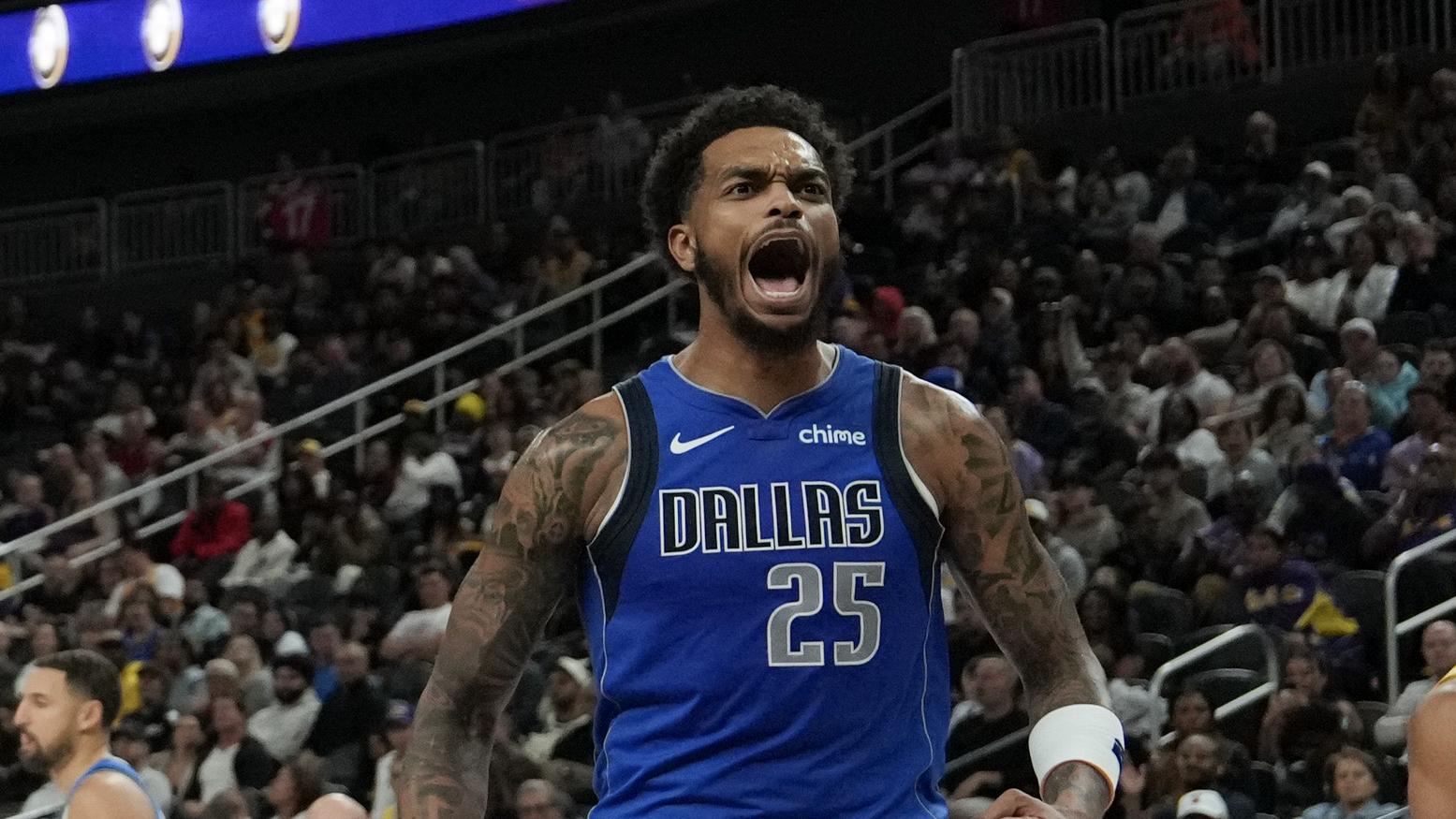 Dallas Mavericks v Los Angeles Lakers