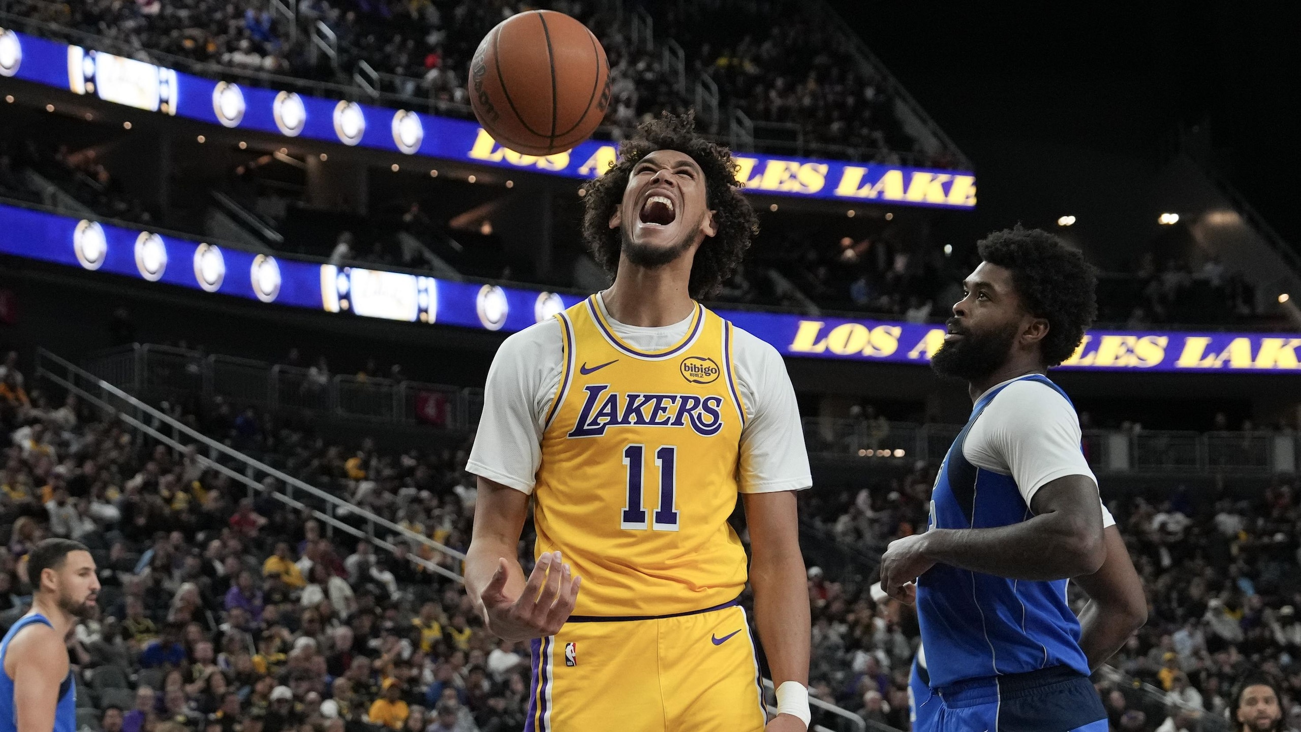 Dallas Mavericks v Los Angeles Lakers