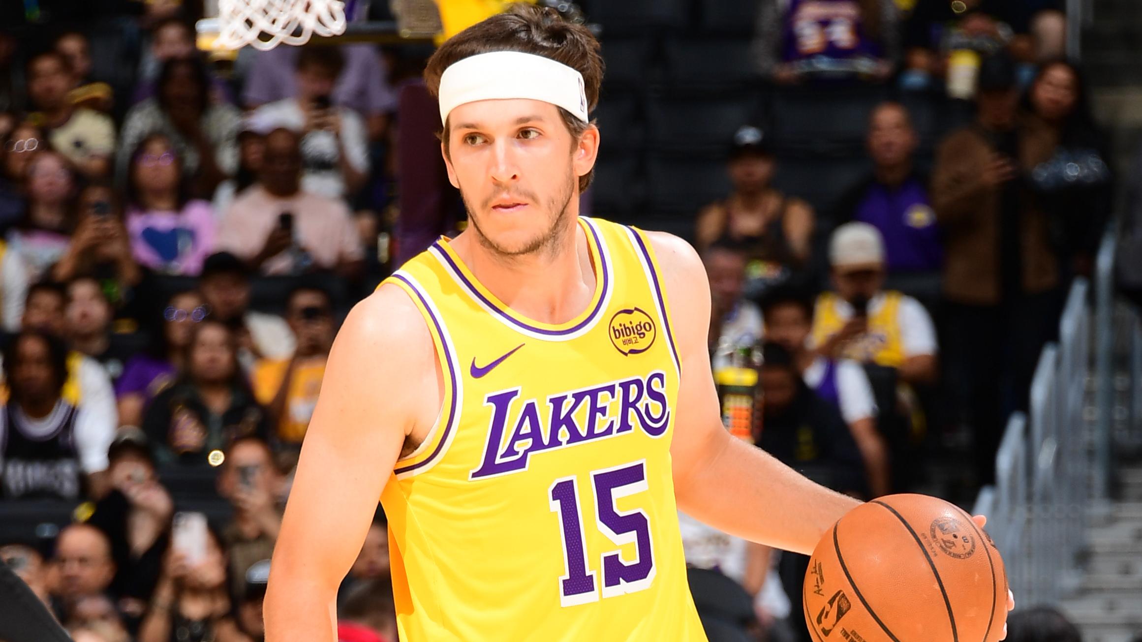 Sacramento Kings v Los Angeles Lakers