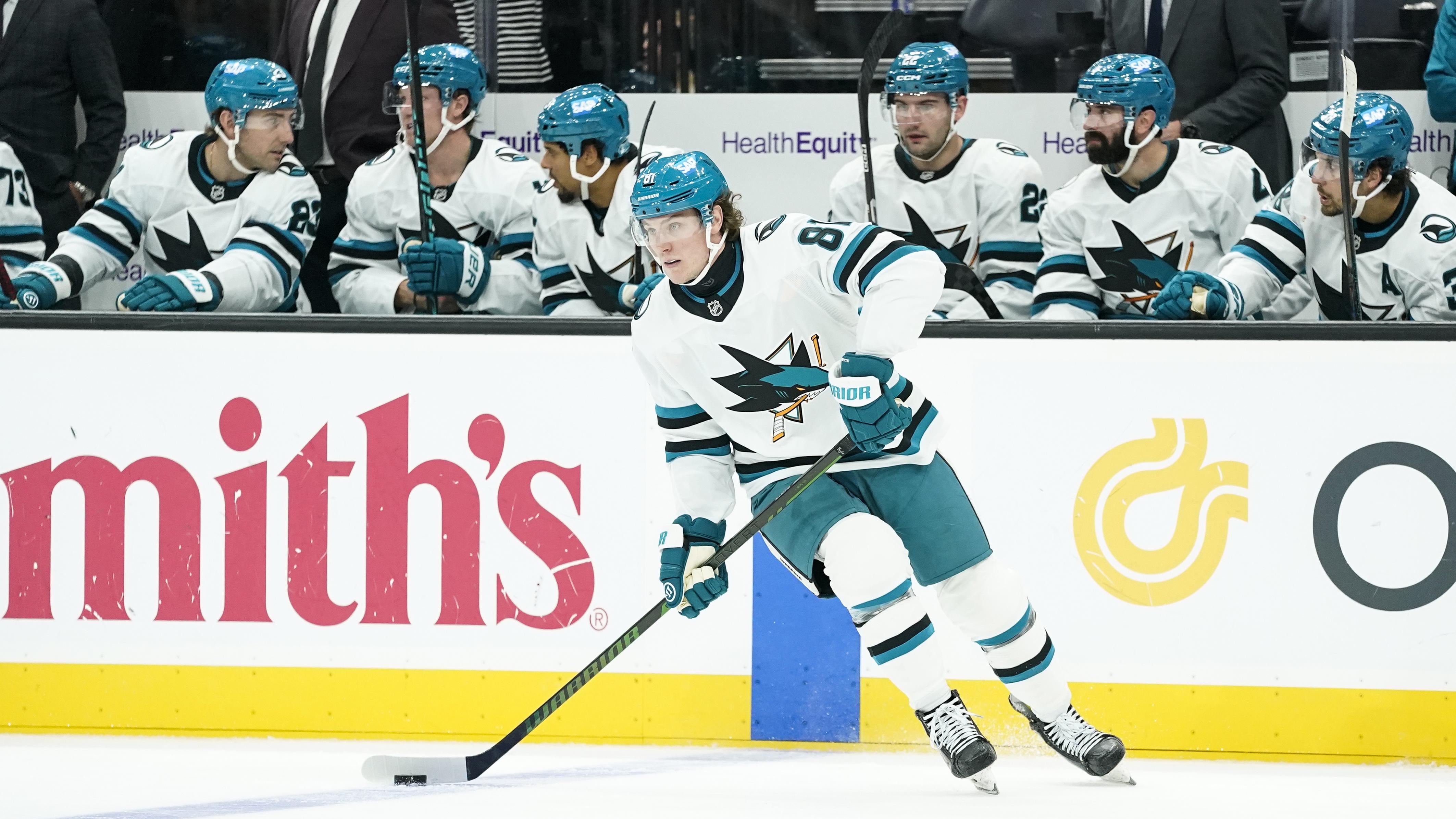 NHL: OCT 17 Sharks at Mammoth