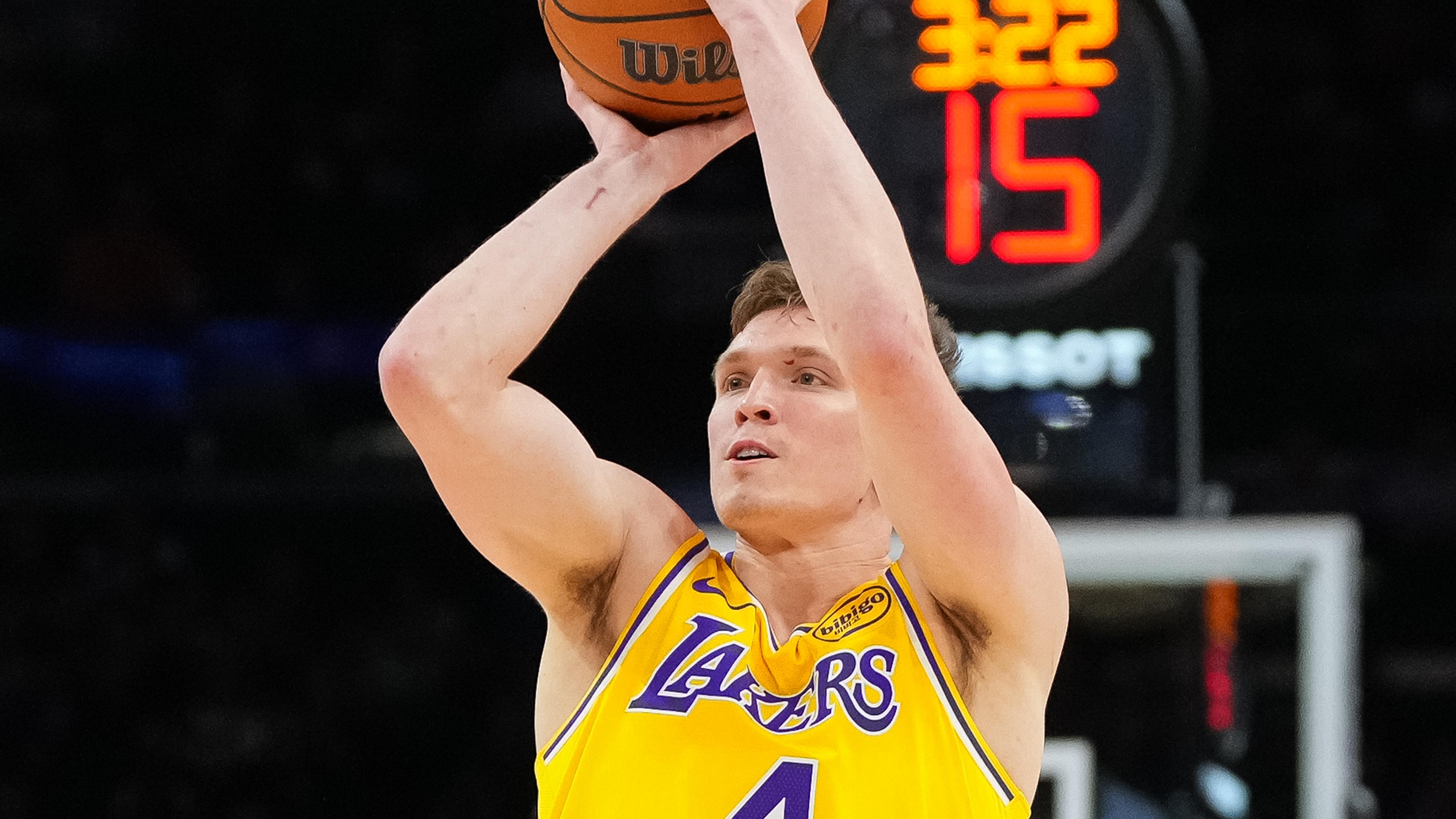 Los Angeles Lakers v Phoenix Suns