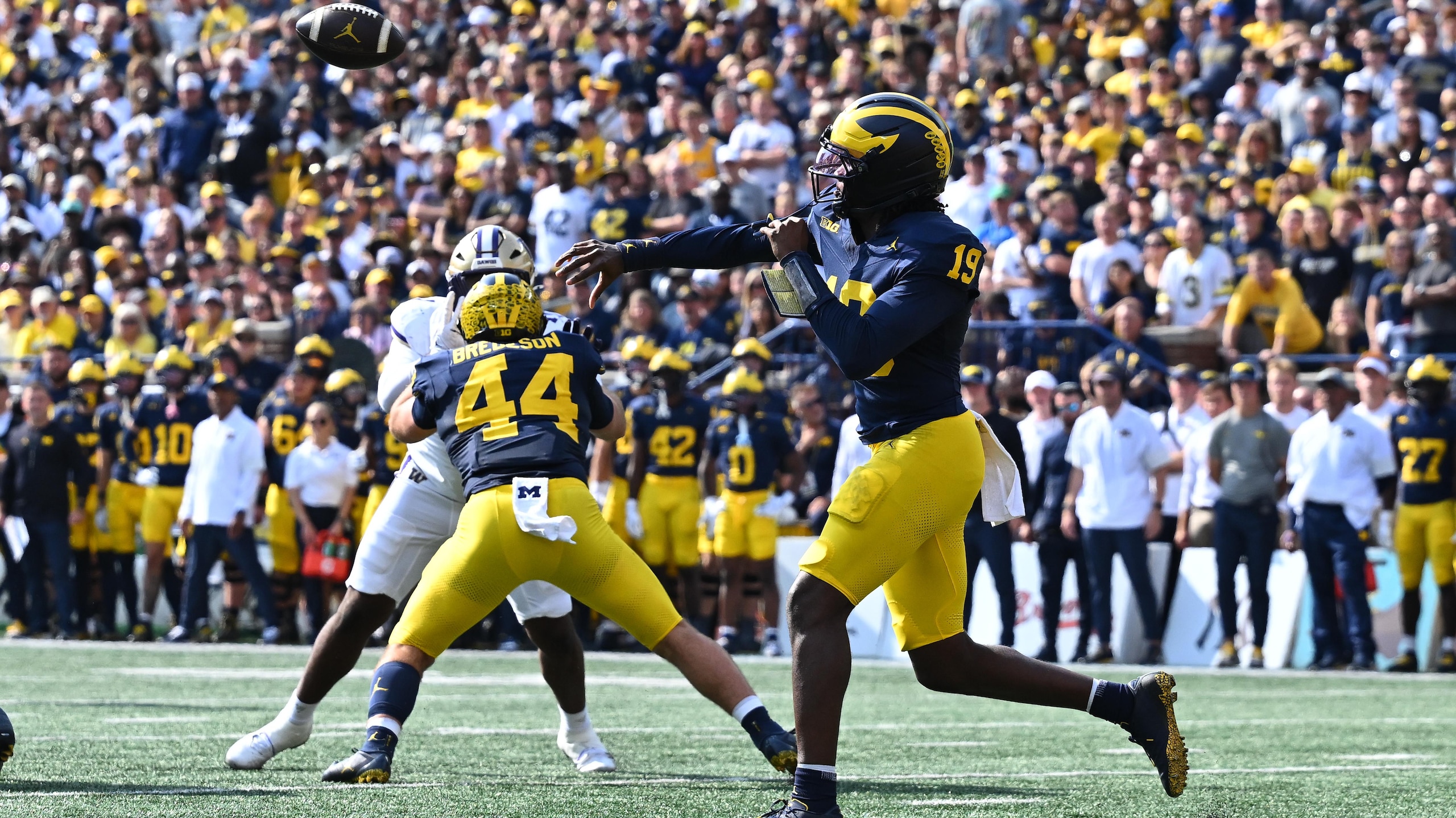COLLEGE FOOTBALL: OCT 18 Washington at Michigan COLLEGE FOOTBALL: OCT 18 Washington at Michigan