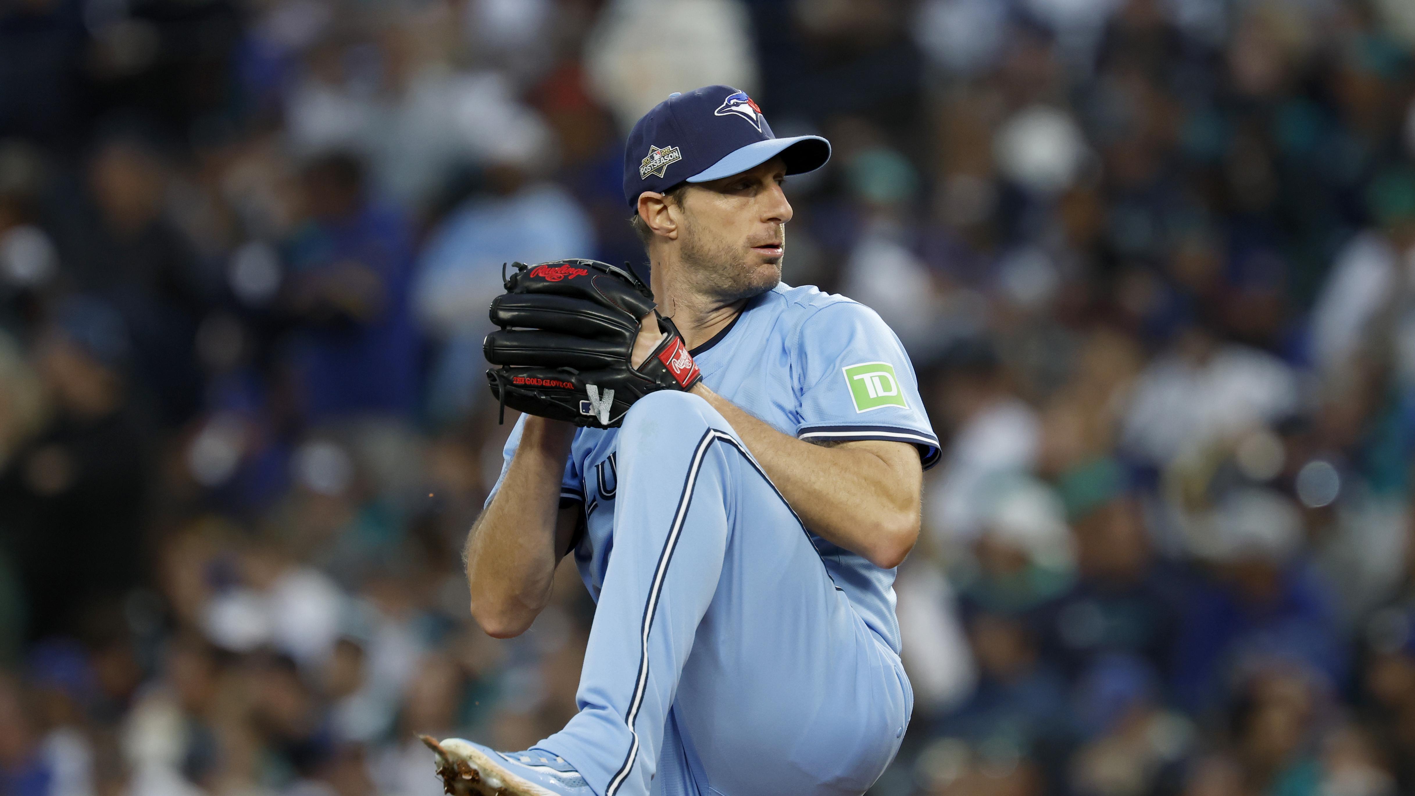 American League Championship Series - Toronto Blue Jay v Seattle Mariners - Game Four American League Championship Series - Toronto Blue Jay v Seattle Mariners - Game Four