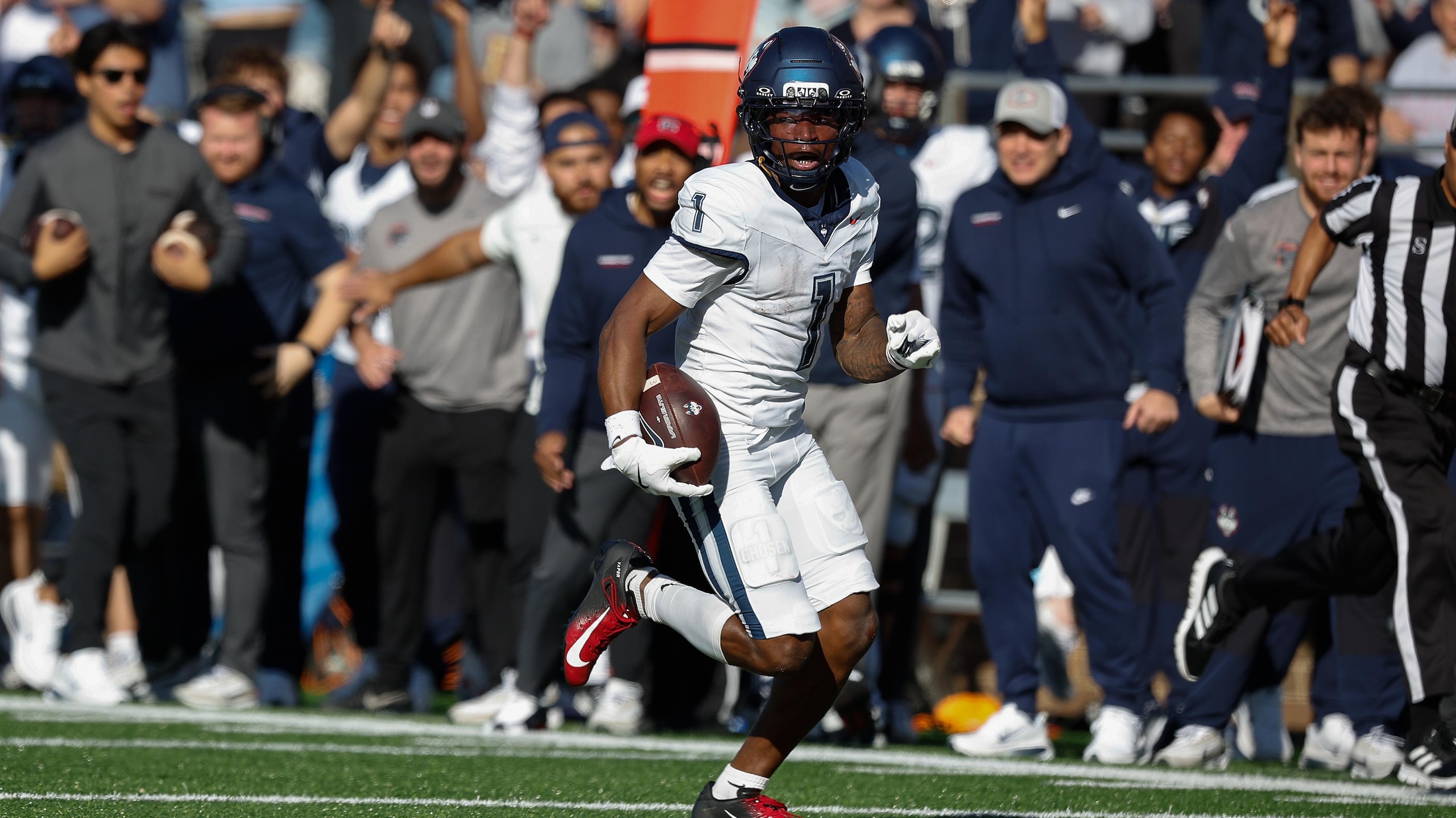 COLLEGE FOOTBALL: OCT 18 UConn at Boston College