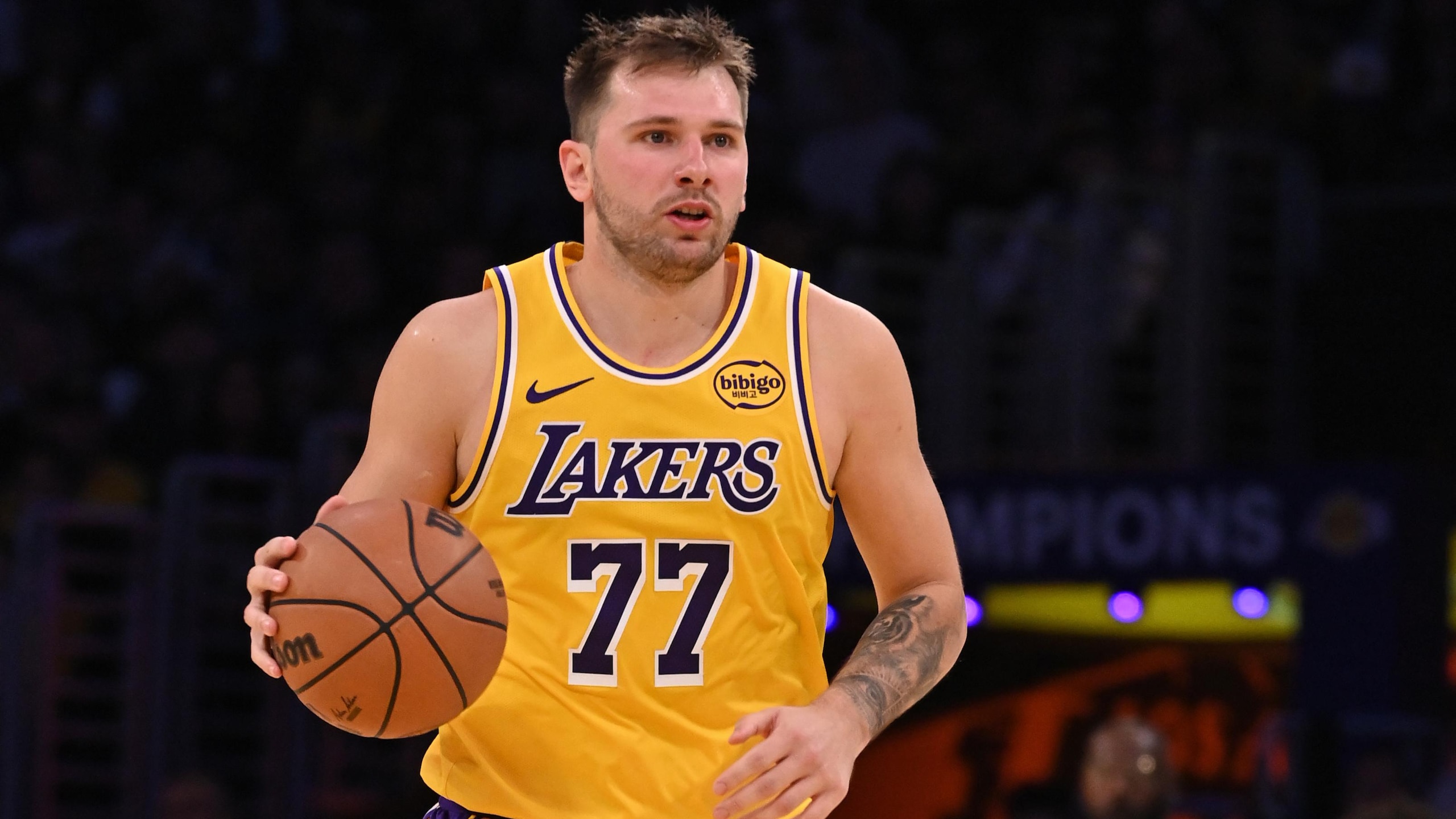 Golden State Warriors v Los Angeles Lakers