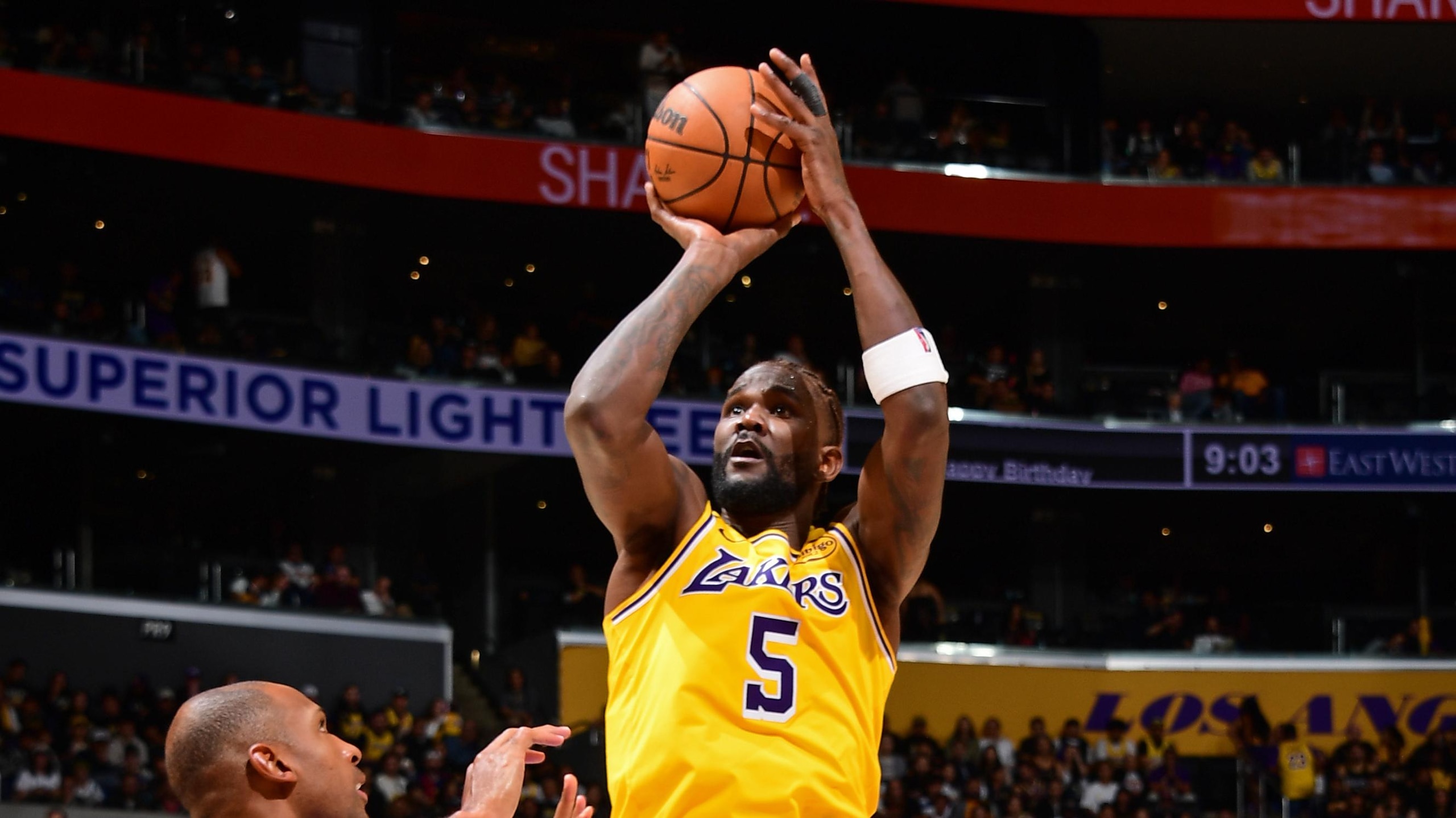 Golden State Warriors v Los Angeles Lakers