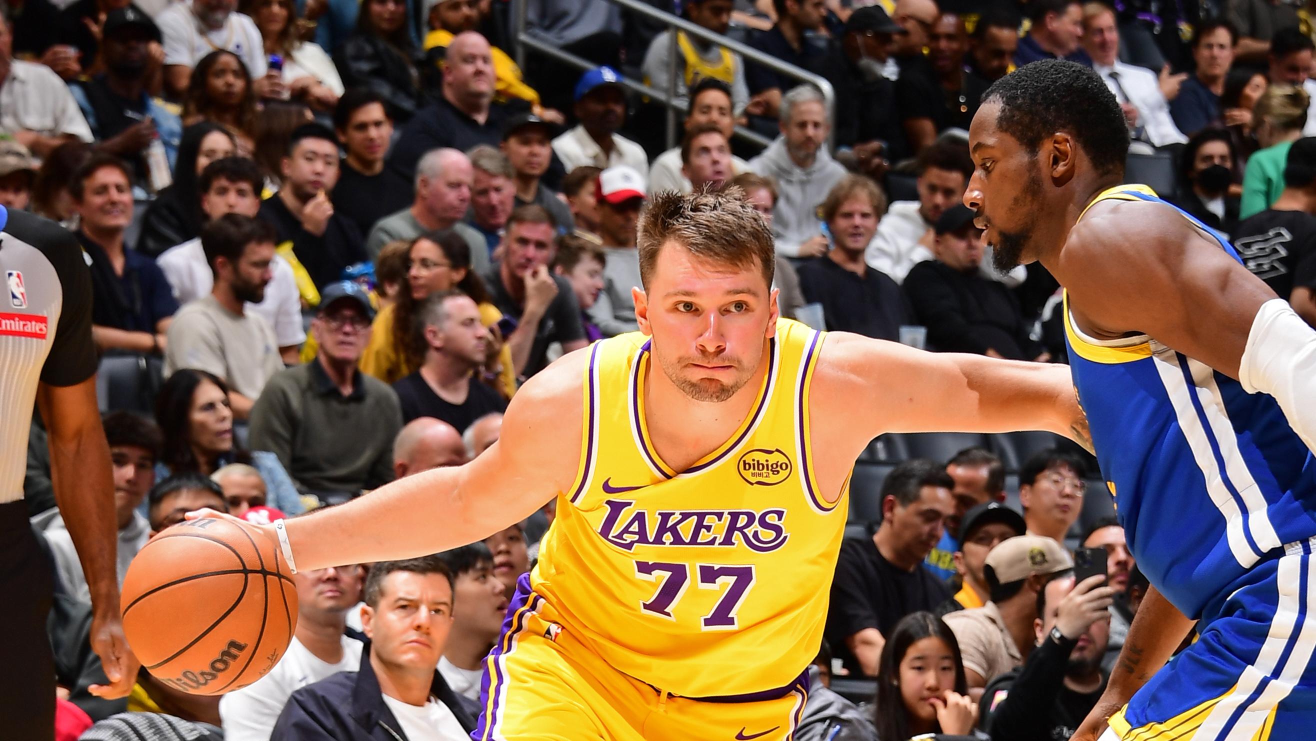 Golden State Warriors v Los Angeles Lakers