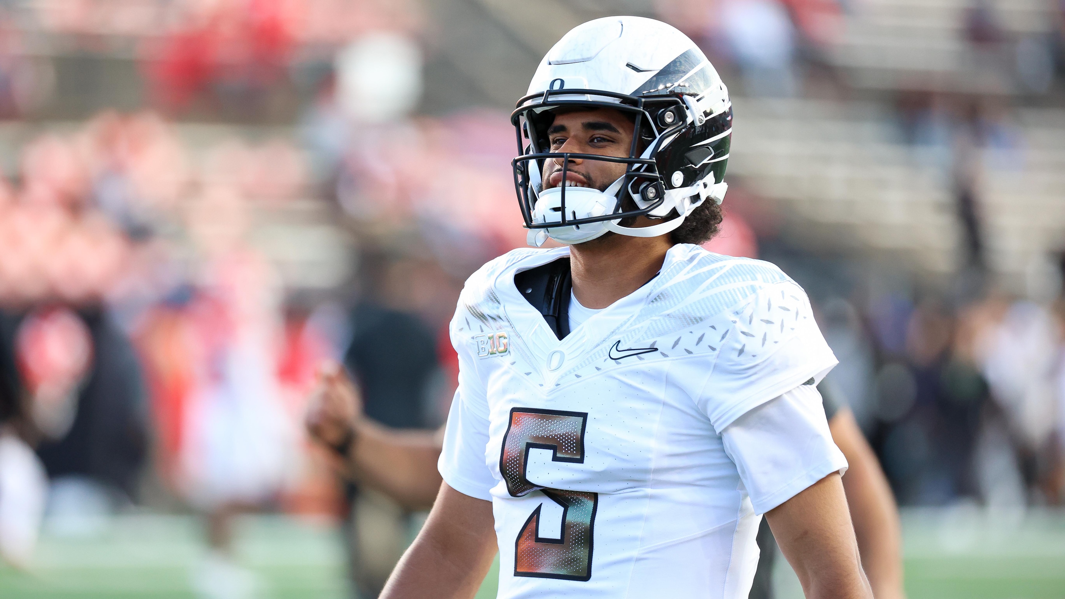 Oregon's Dante Moore, Dakorien Moore Sign Nike NIL Contracts Amid 2025 CFB Season