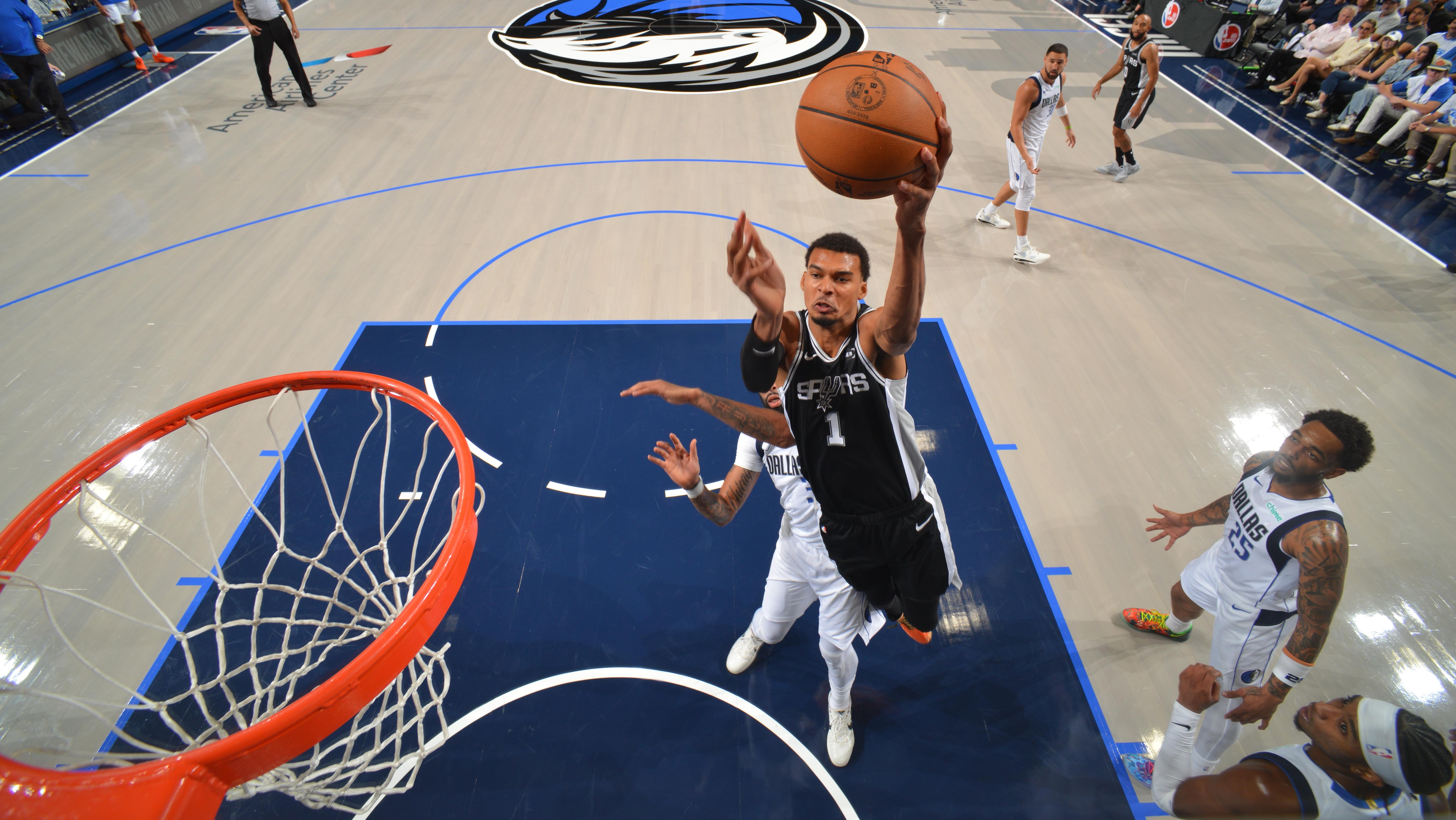 San Antonio Spurs v Dallas Mavericks