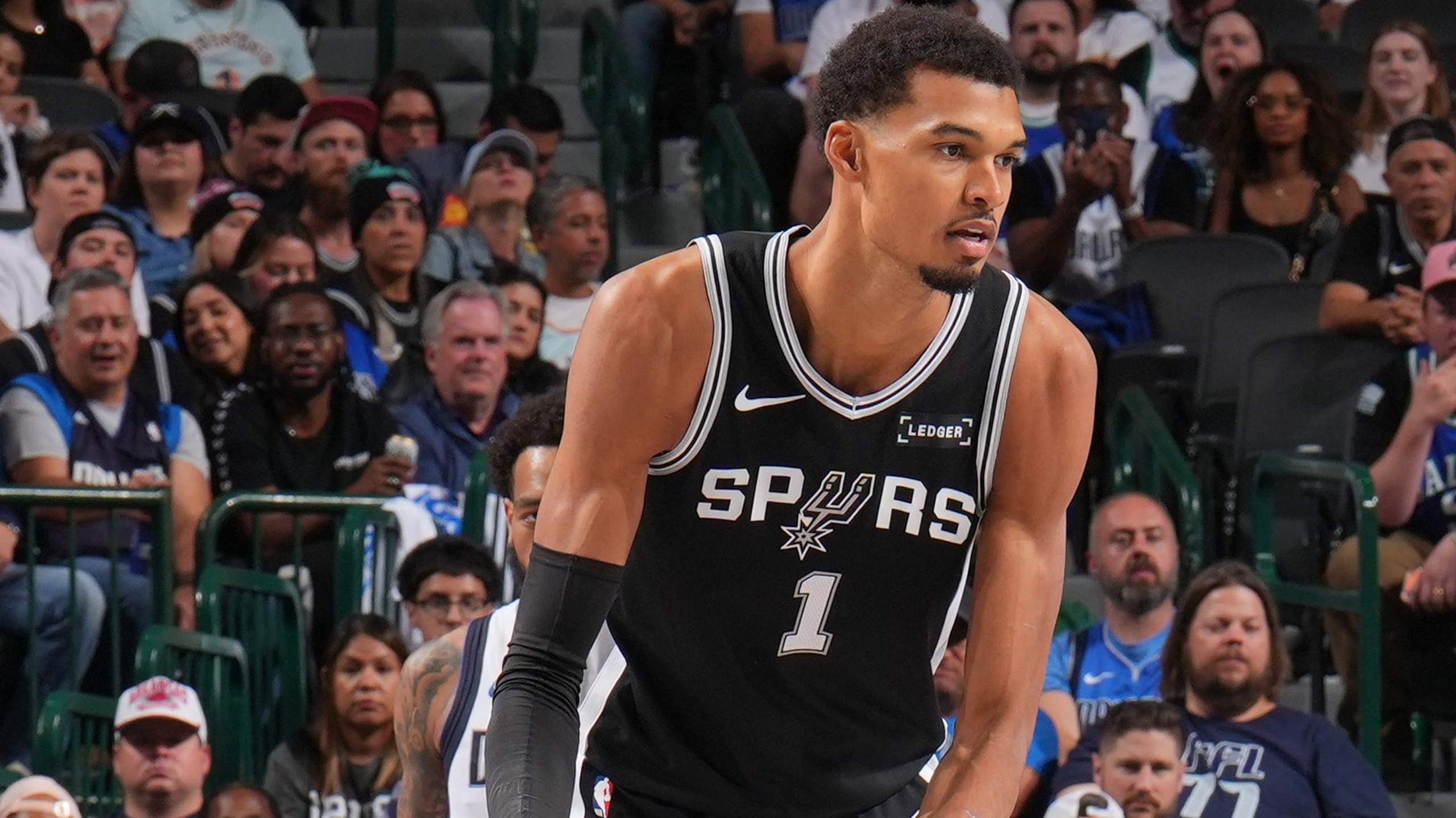 San Antonio Spurs v Dallas Mavericks