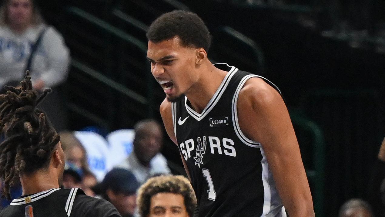 San Antonio Spurs v Dallas Mavericks