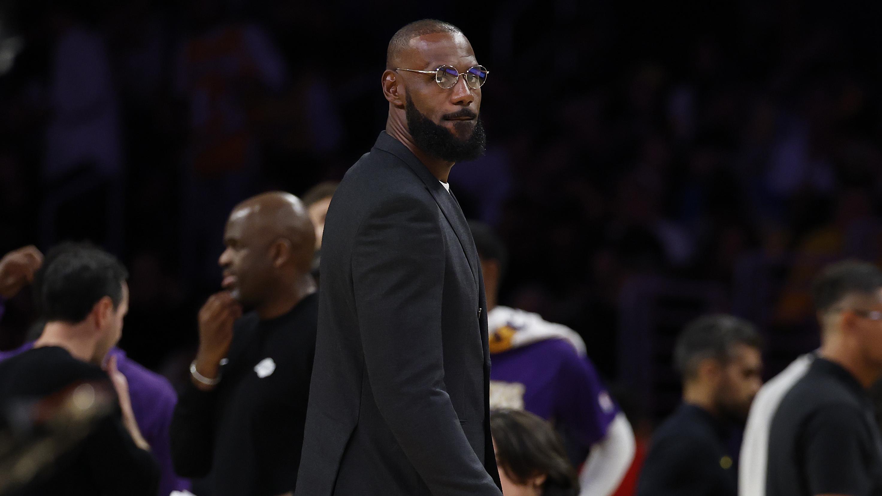 Golden State Warriors v Los Angeles Lakers