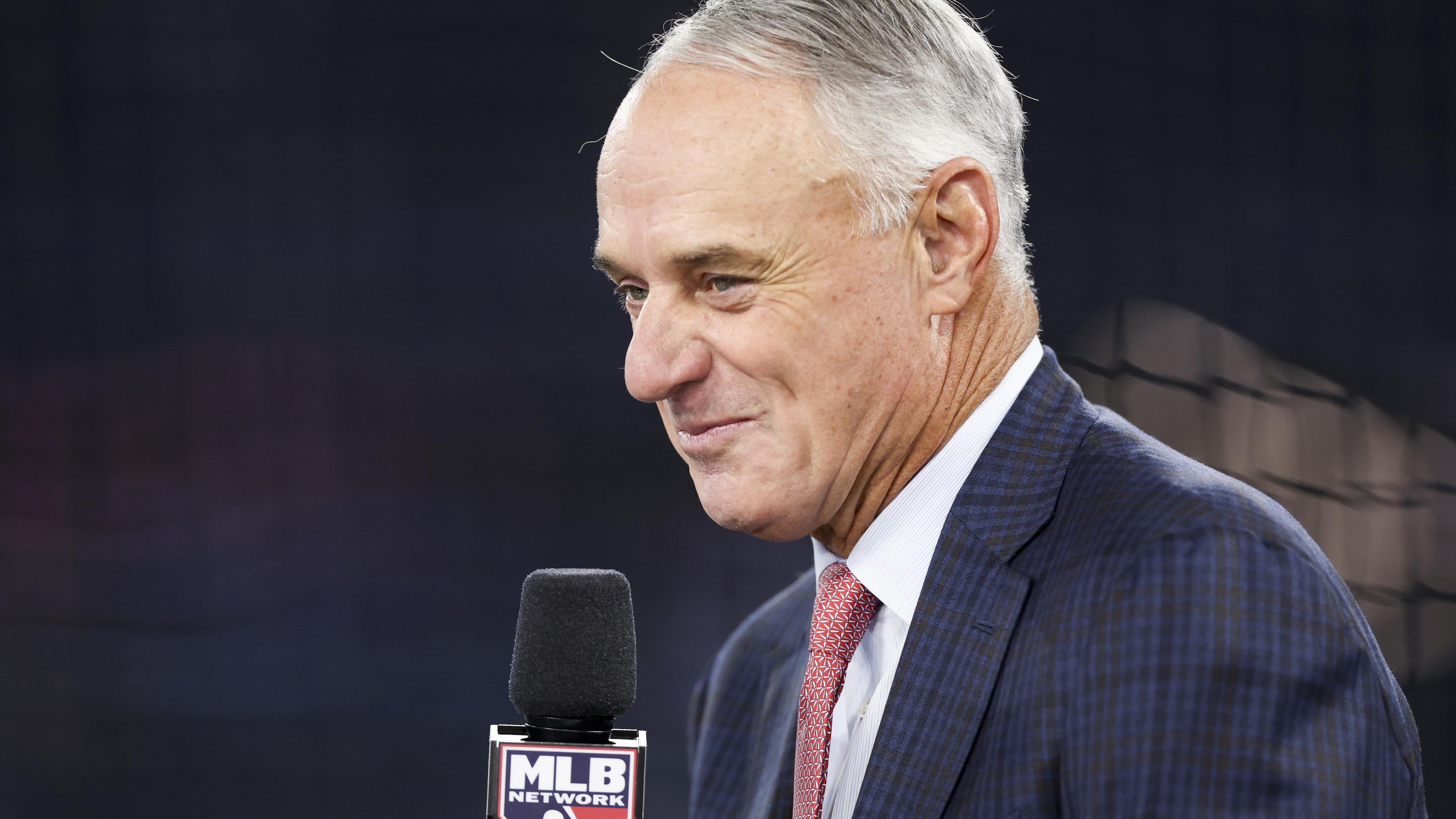 World Series - Los Angeles Dodgers v Toronto Blue Jays - Game 2