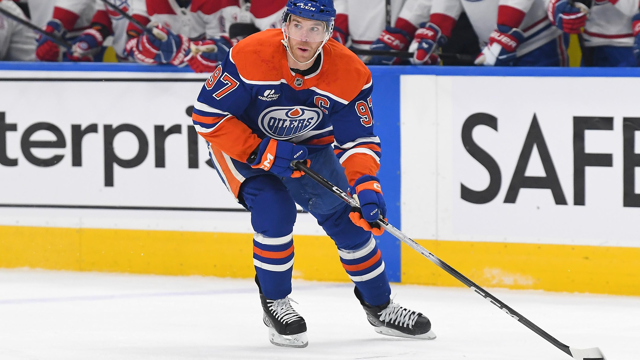 Montreal Canadiens v Edmonton Oilers