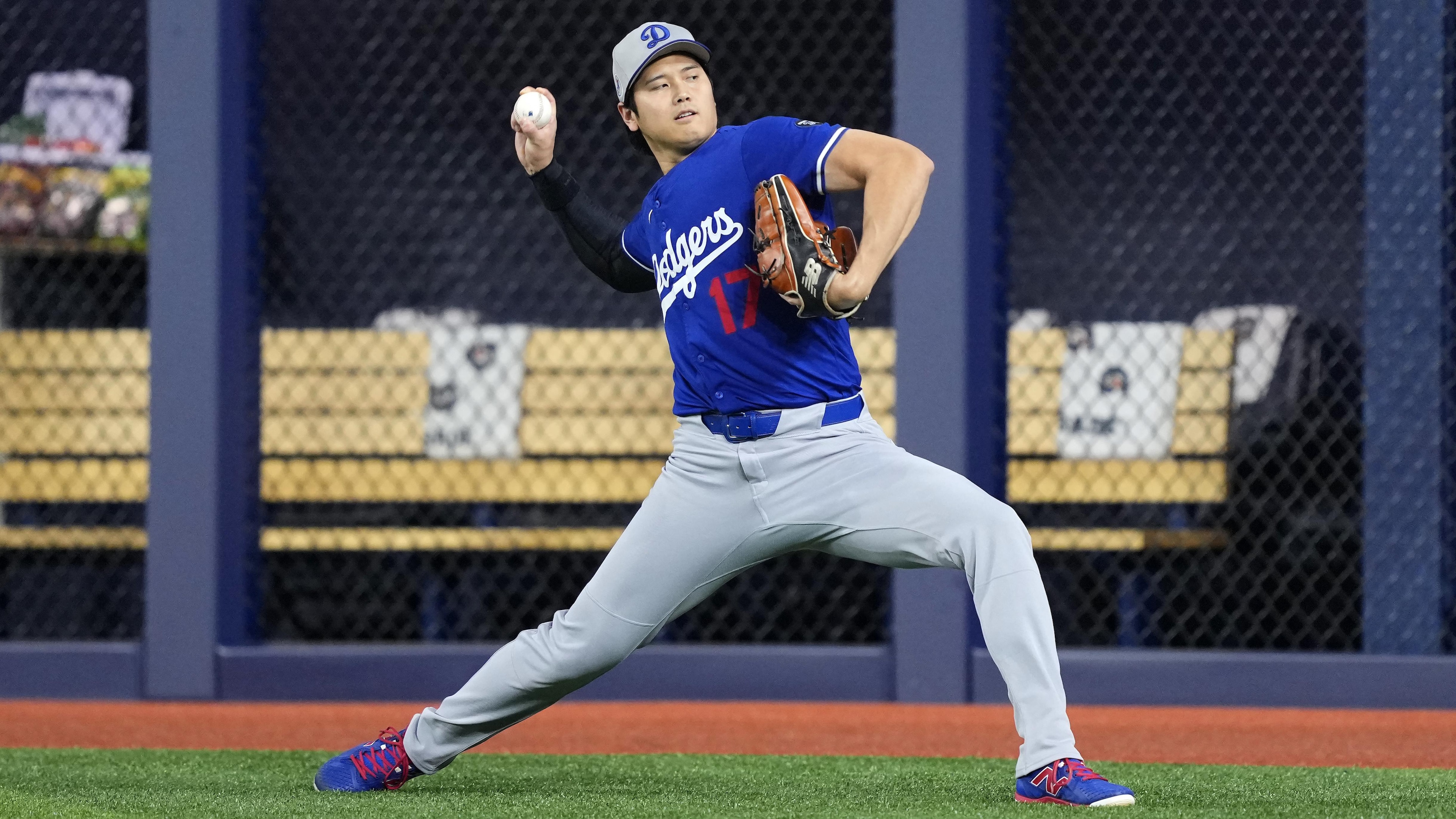 World Series - Los Angeles Dodgers v Toronto Blue Jays - Game One World Series - Los Angeles Dodgers v Toronto Blue Jays - Game One