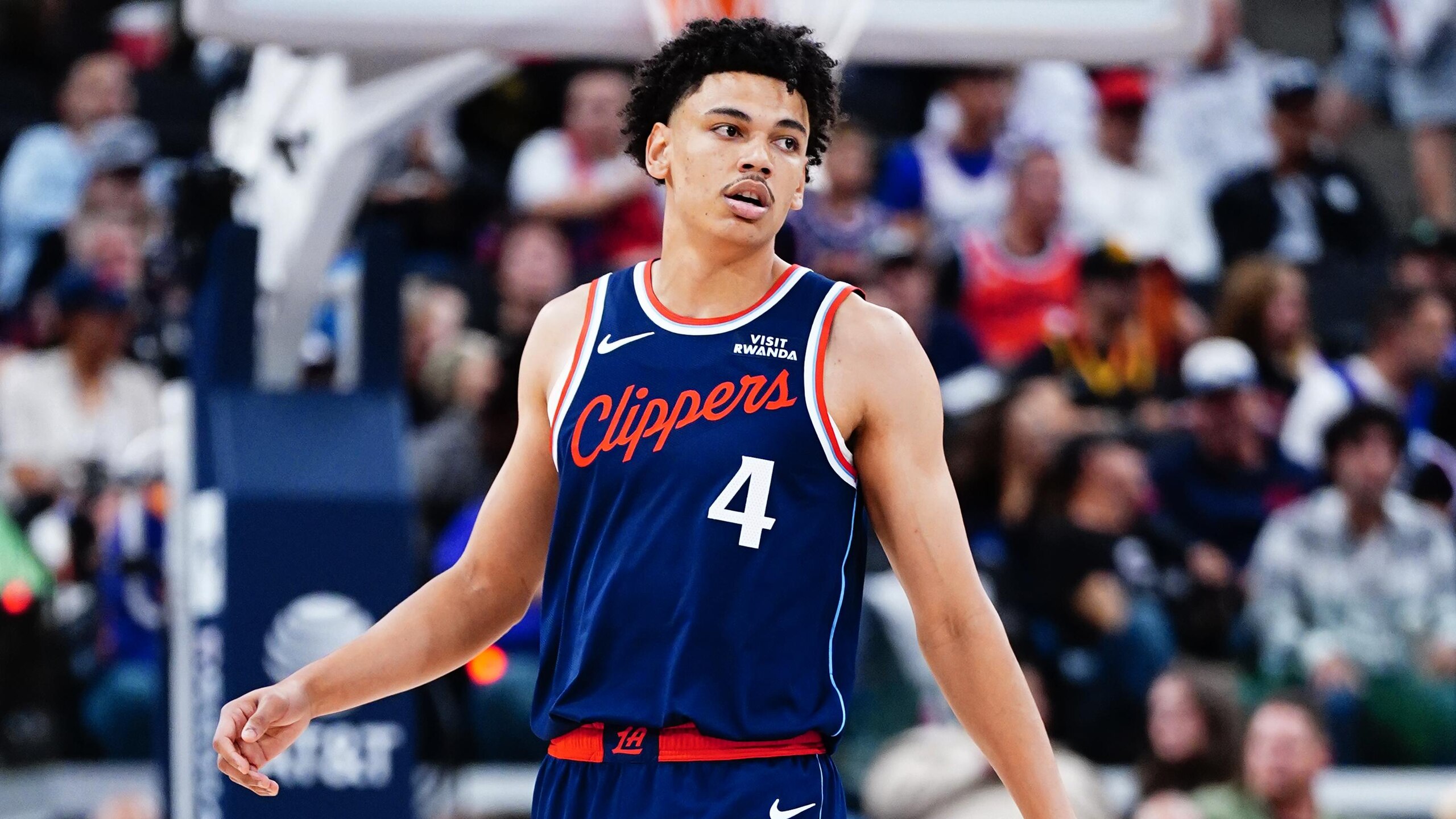 Phoenix Suns v Los Angeles Clippers