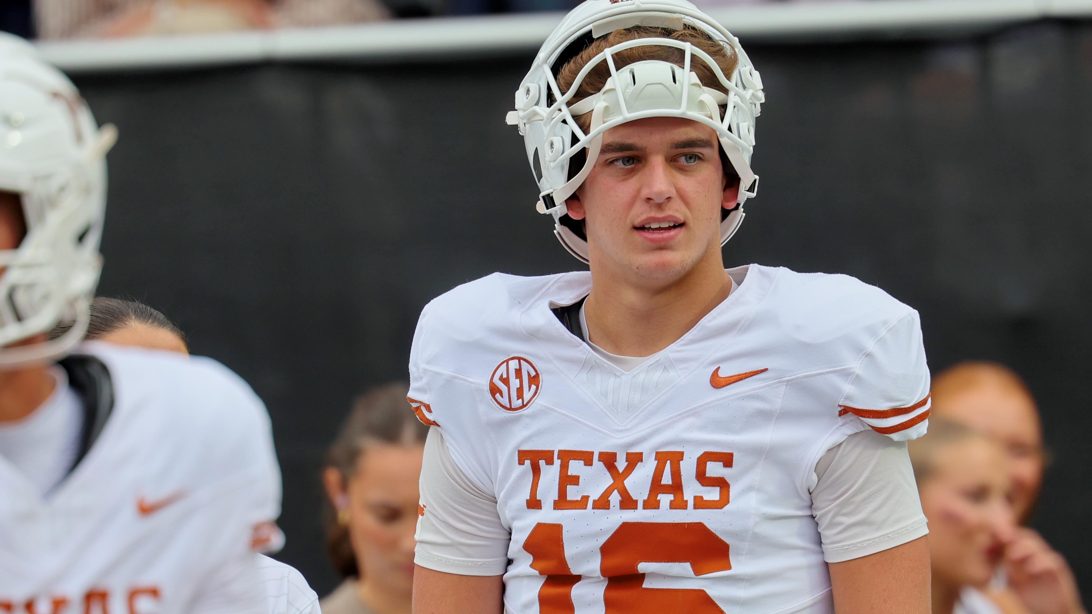 COLLEGE FOOTBALL: OCT 25 Texas at Mississippi State COLLEGE FOOTBALL: OCT 25 Texas at Mississippi State