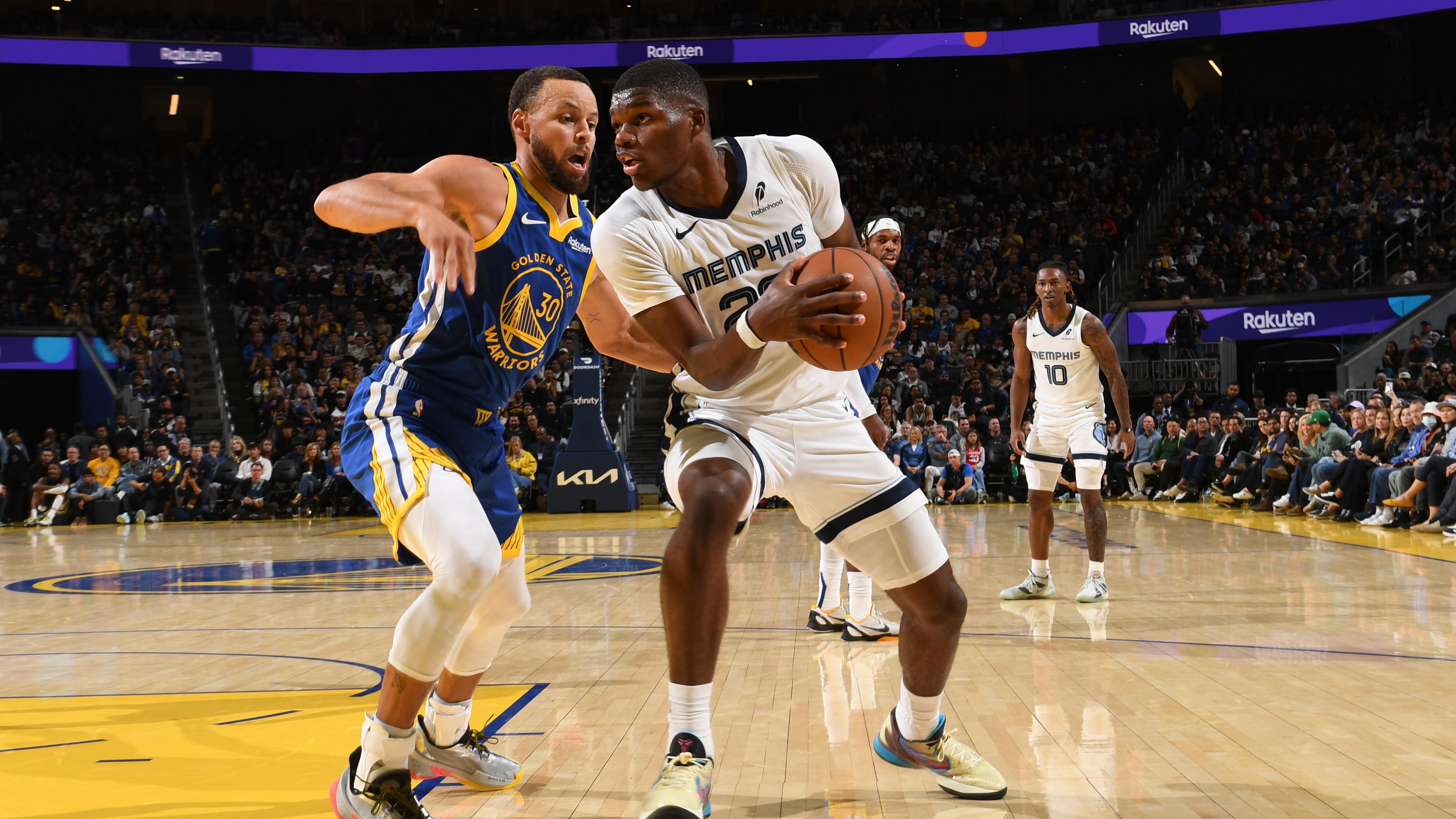 Memphis Grizzlies v Golden State Warriors
