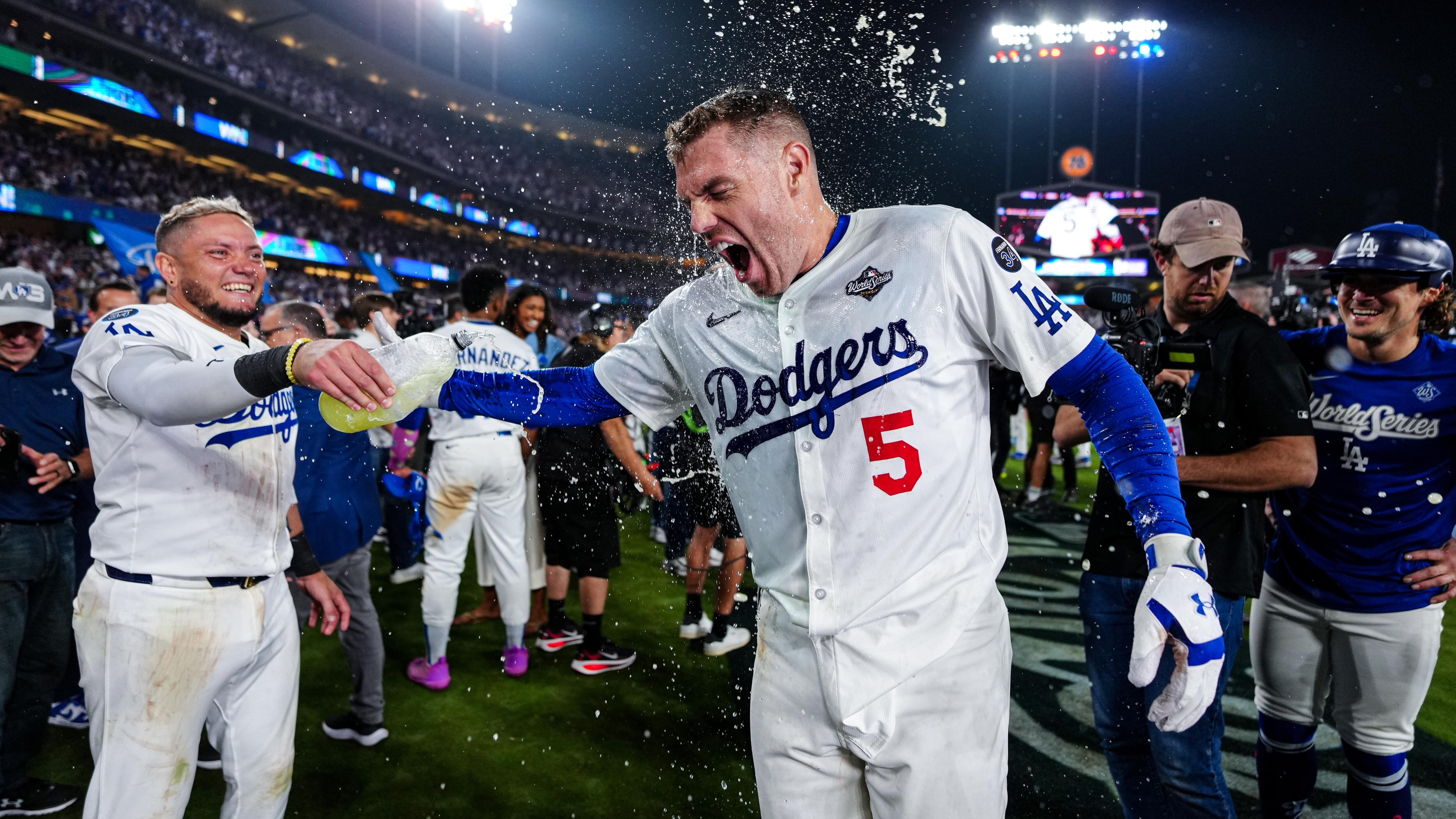 World Series - Toronto Blue Jays v Los Angeles Dodgers - Game 3