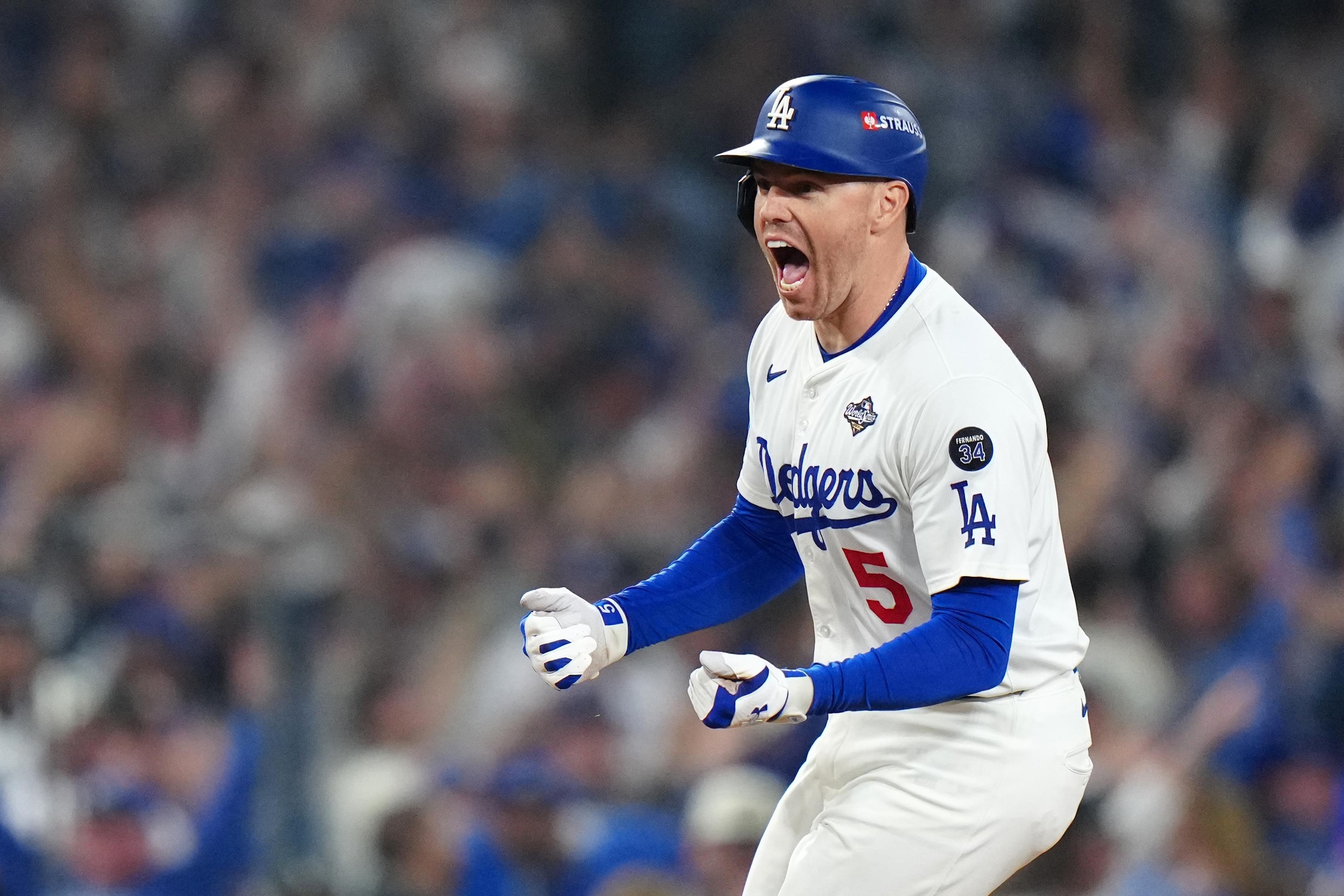 World Series - Toronto Blue Jays v Los Angeles Dodgers - Game 3 World Series - Toronto Blue Jays v Los Angeles Dodgers - Game 3
