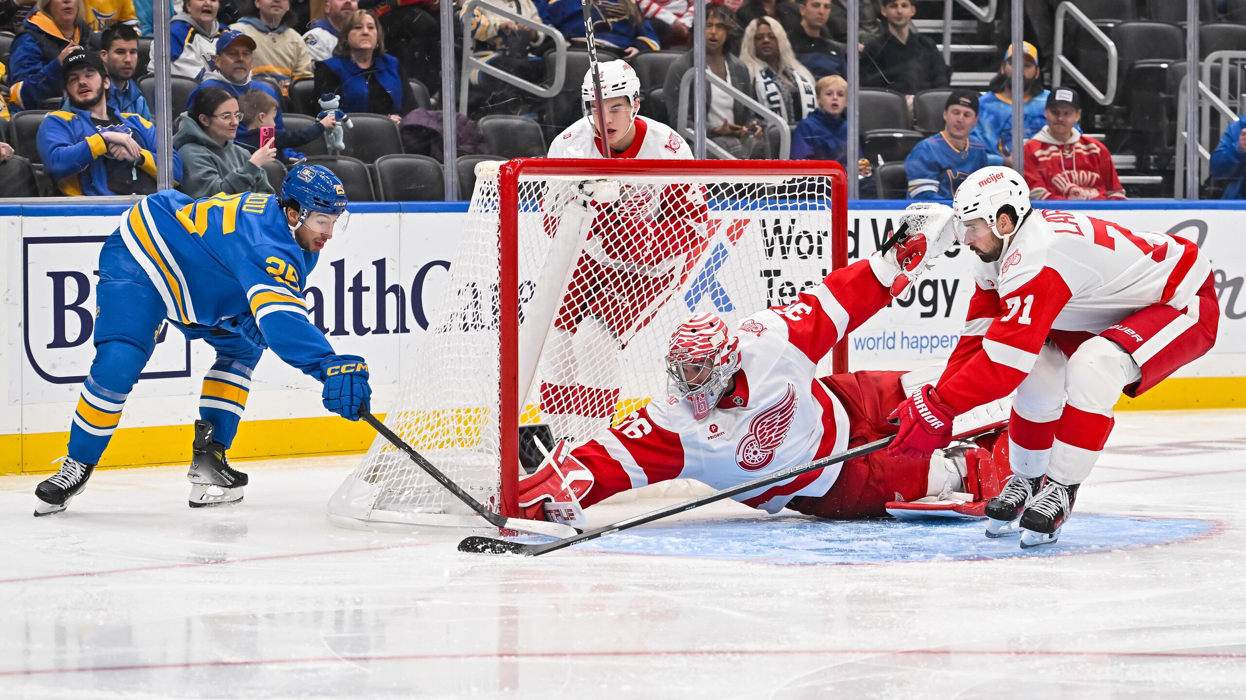 NHL: OCT 28 Red Wings at Blues