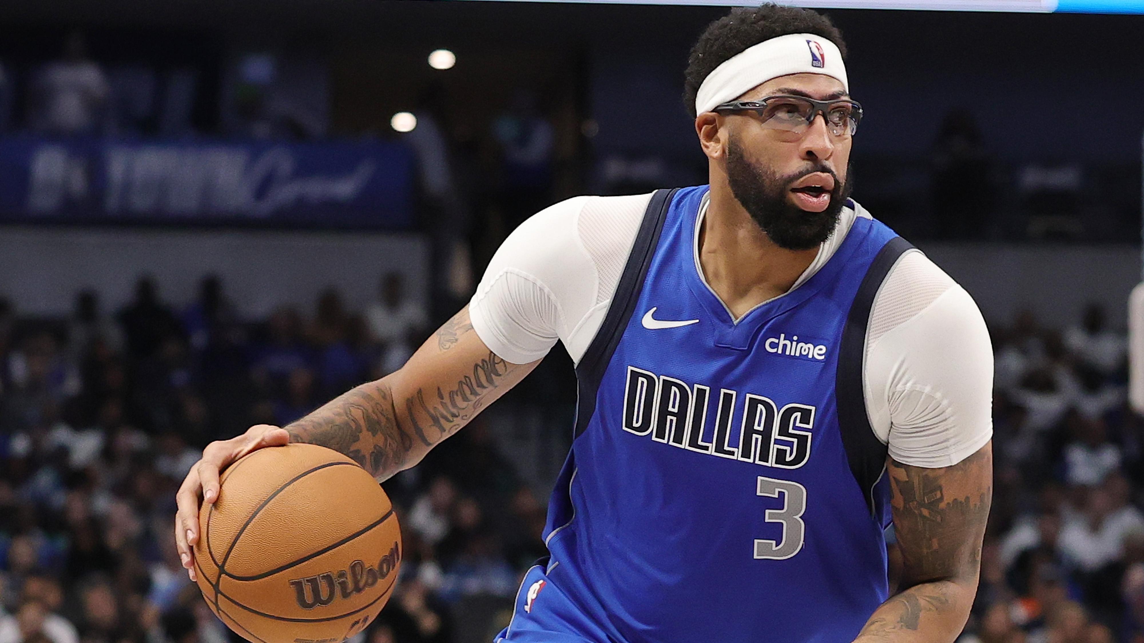 Mavericks Protect Anthony Davis, Pistons Circling Trade