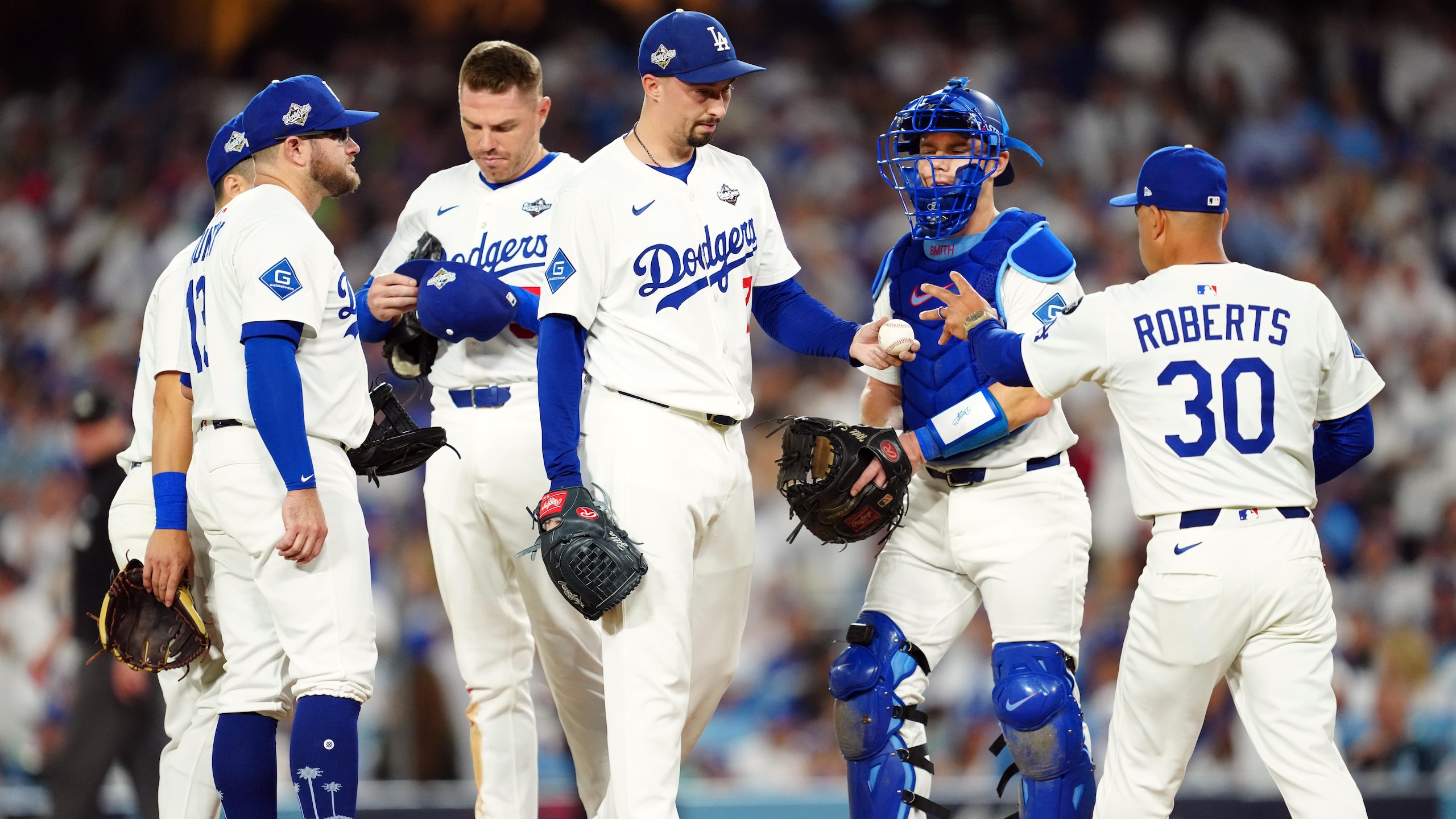 World Series - Toronto Blue Jays v Los Angeles Dodgers - Game 5 World Series - Toronto Blue Jays v Los Angeles Dodgers - Game 5