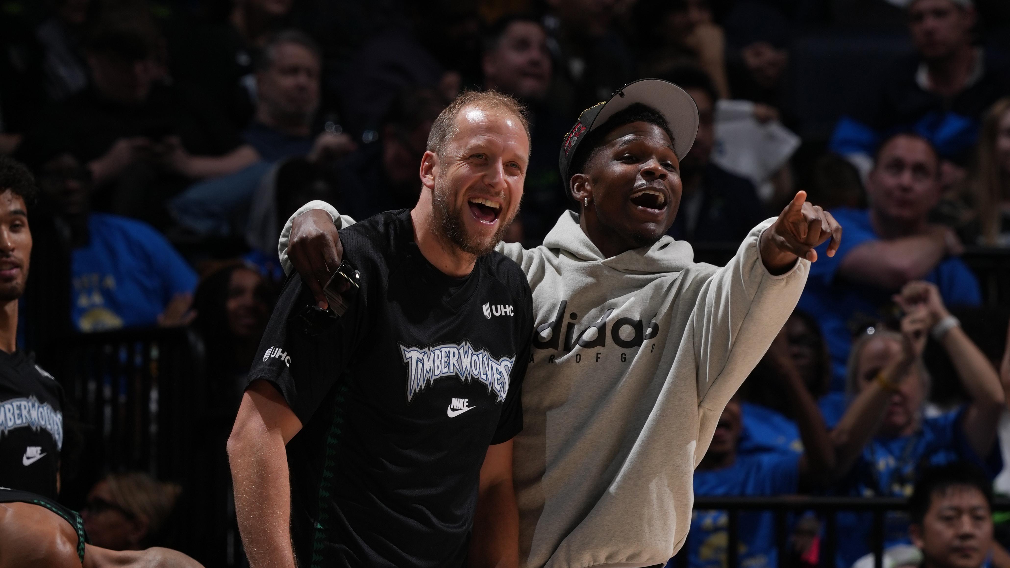 Los Angeles Lakers v Minnesota TImberwolves