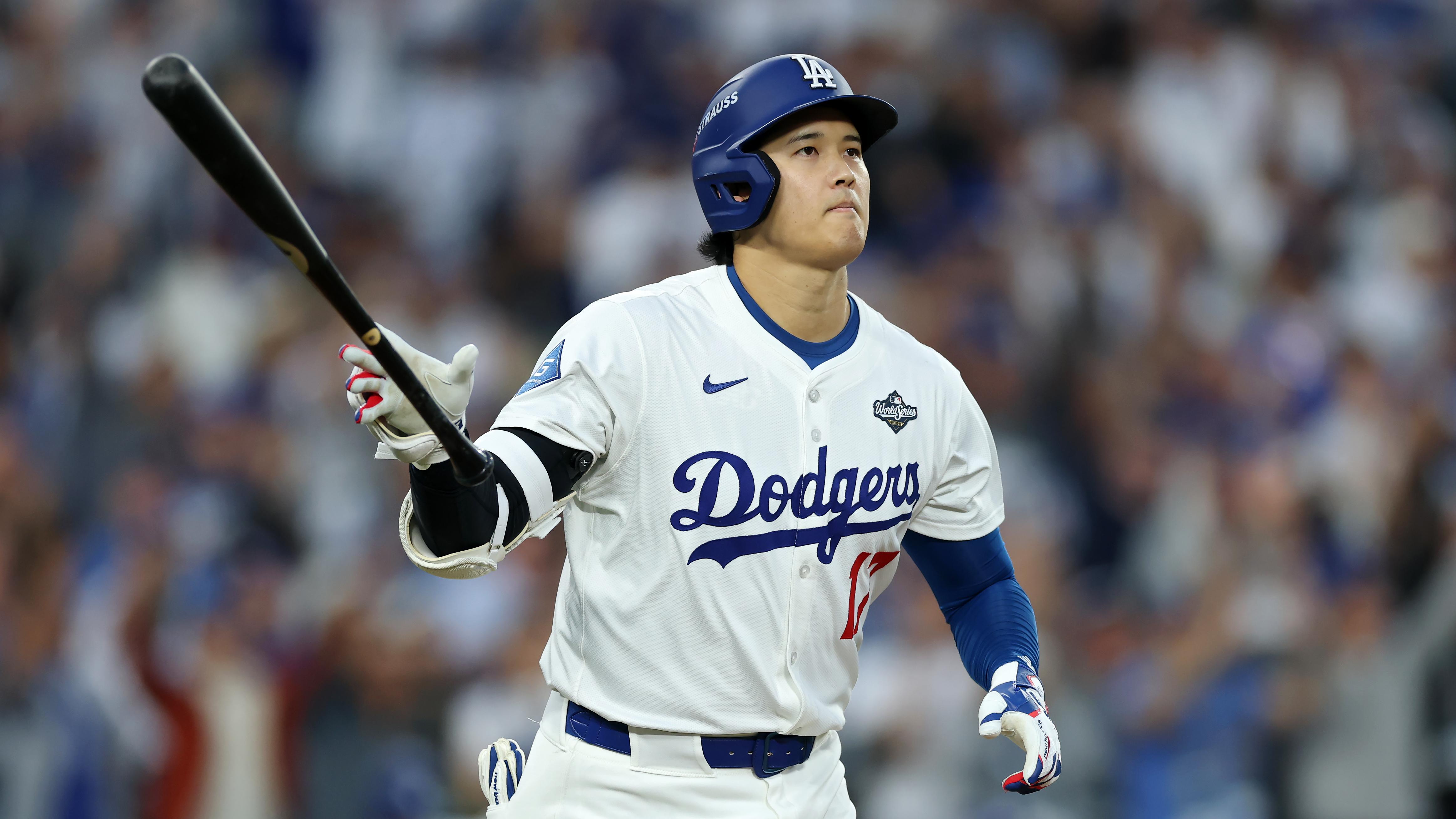 World Series - Toronto Blue Jays v Los Angeles Dodgers - Game Three World Series - Toronto Blue Jays v Los Angeles Dodgers - Game Three