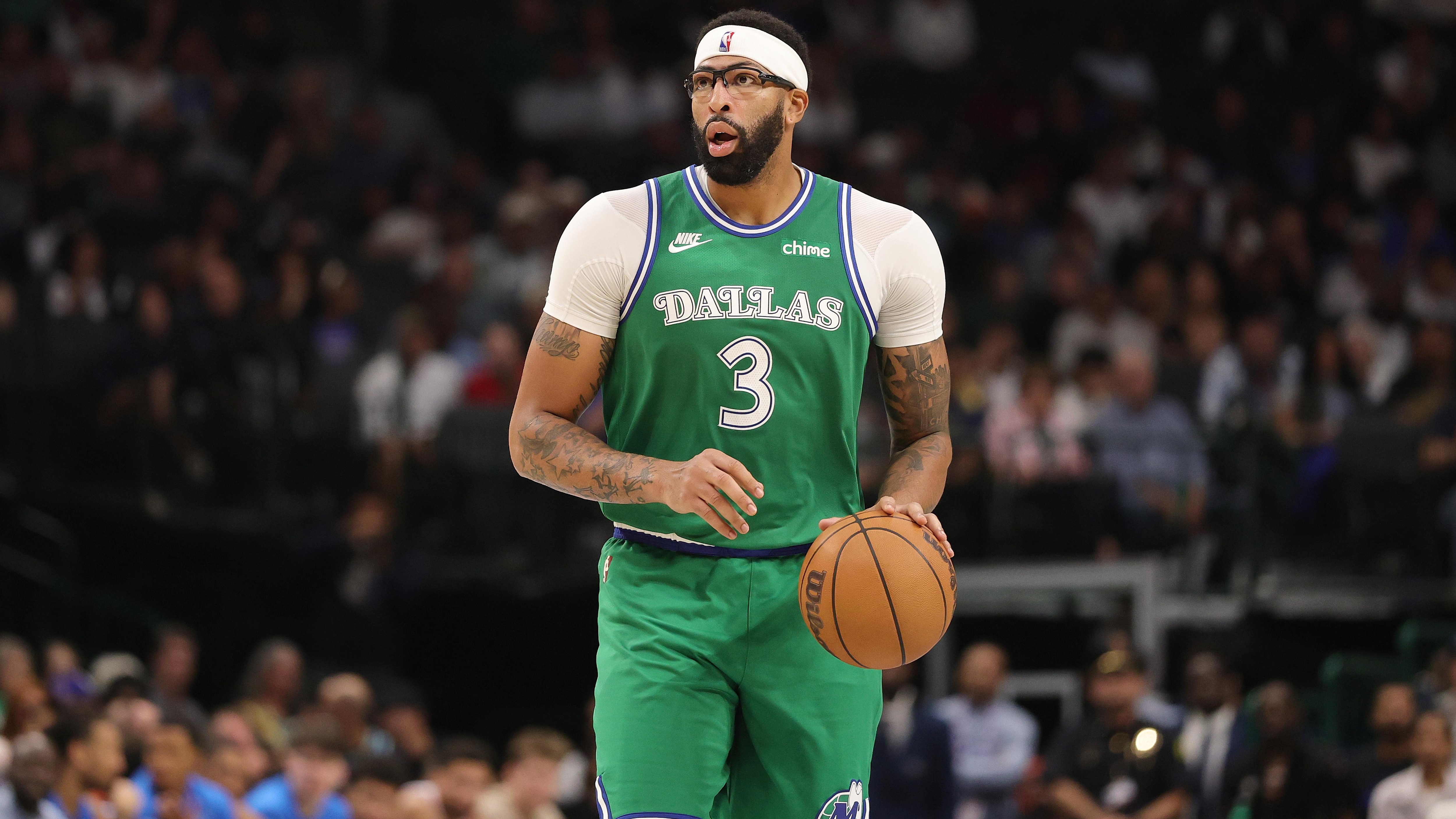 Mavericks Torn Over Anthony Davis' Return Timeline