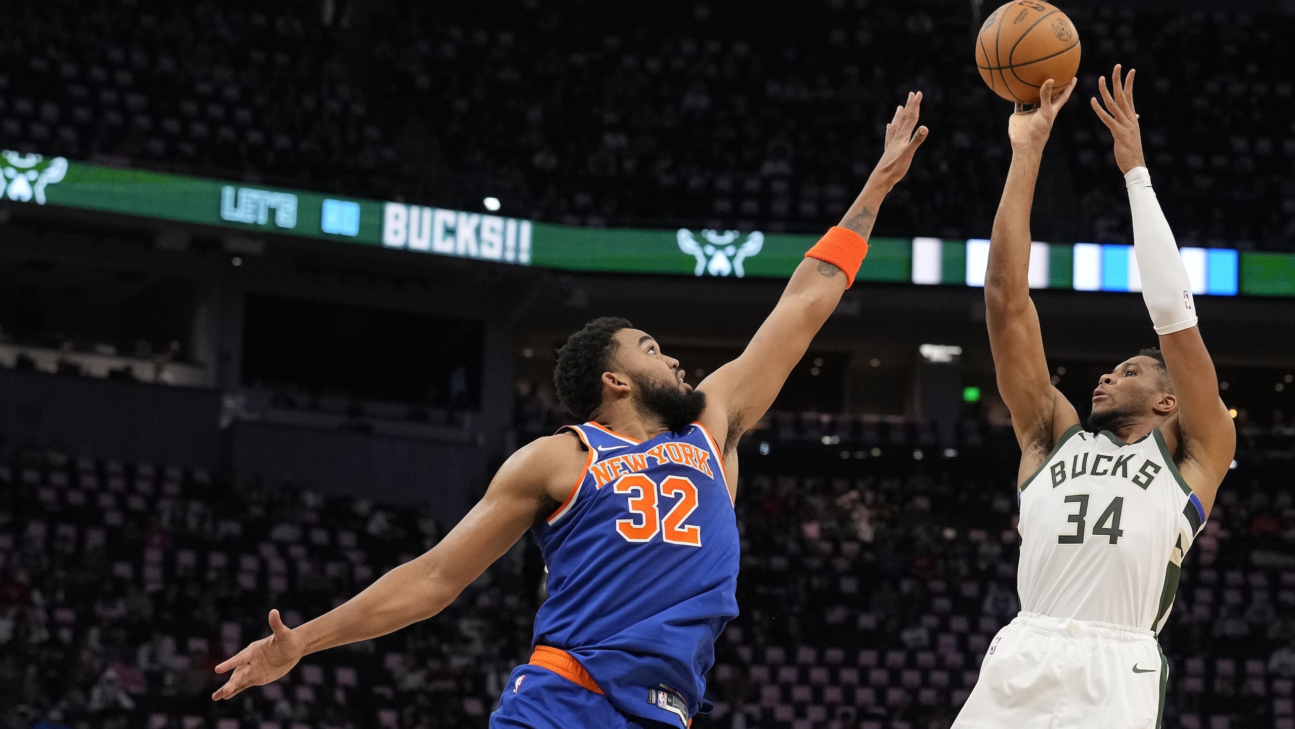 New York Knicks v Milwaukee Bucks