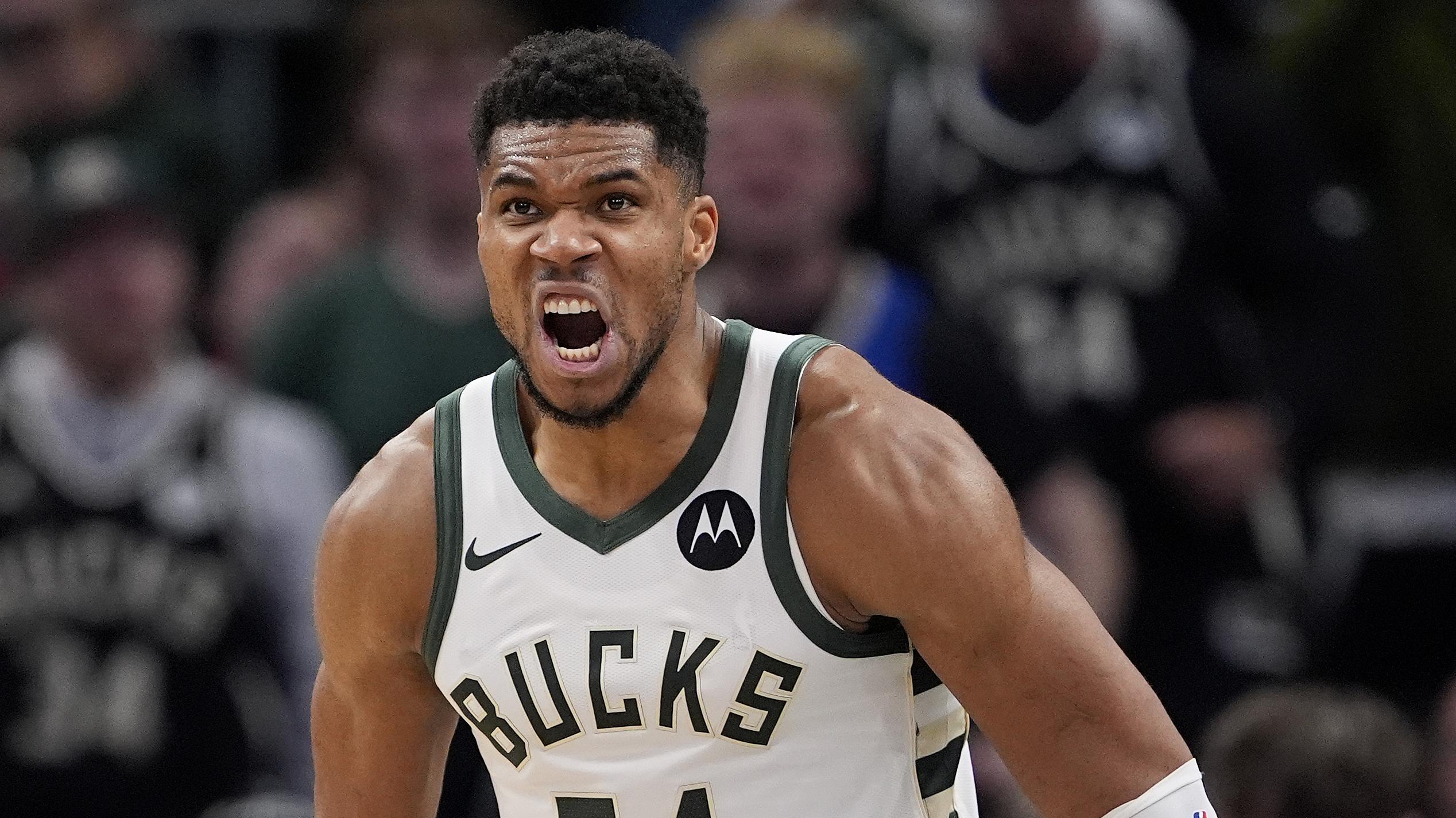 New York Knicks v Milwaukee Bucks