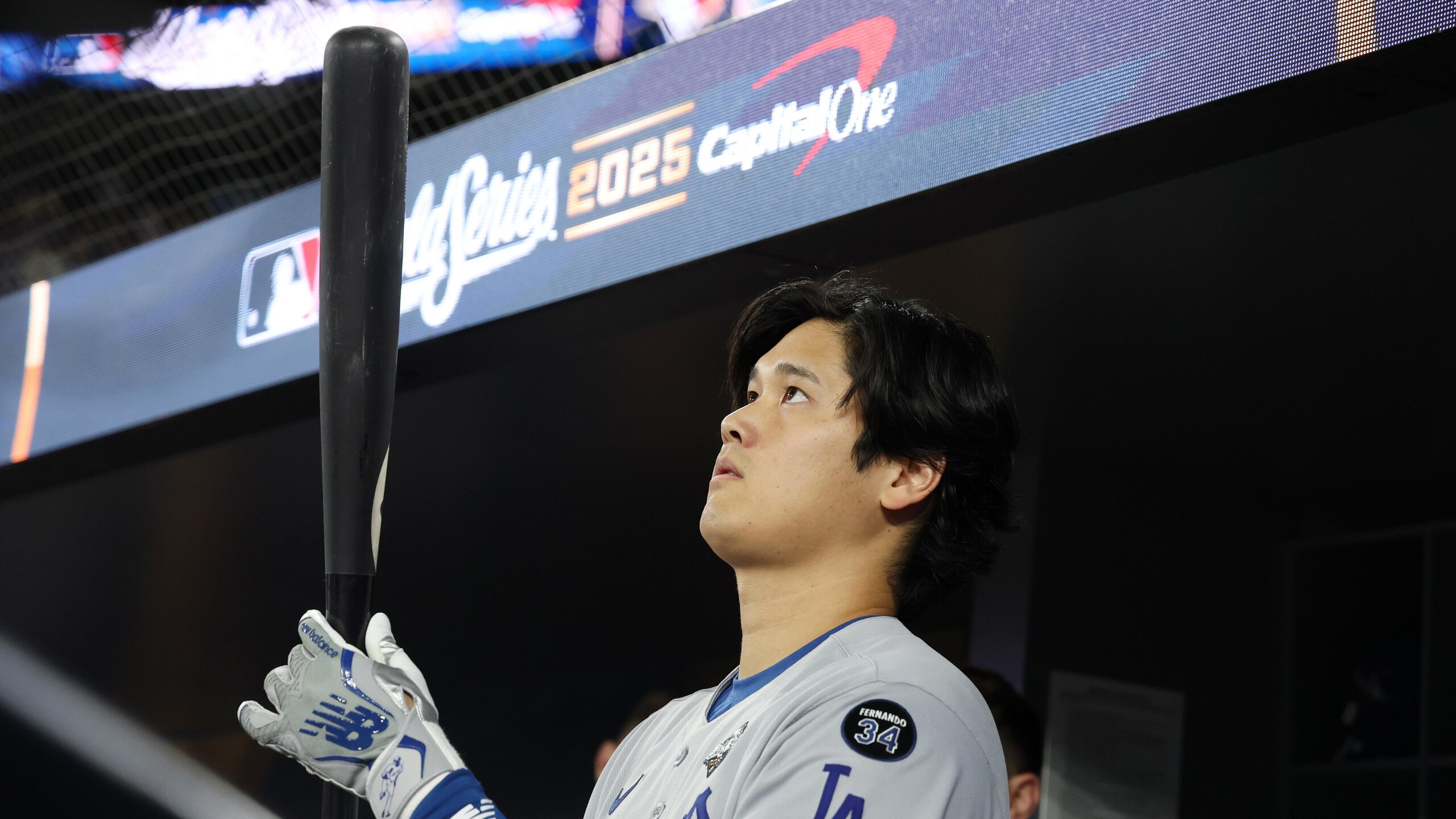 Dodgers and Blue Jays in game 6 of the world series at Rogers Centre. Dodgers and Blue Jays in game 6 of the world series at Rogers Centre.