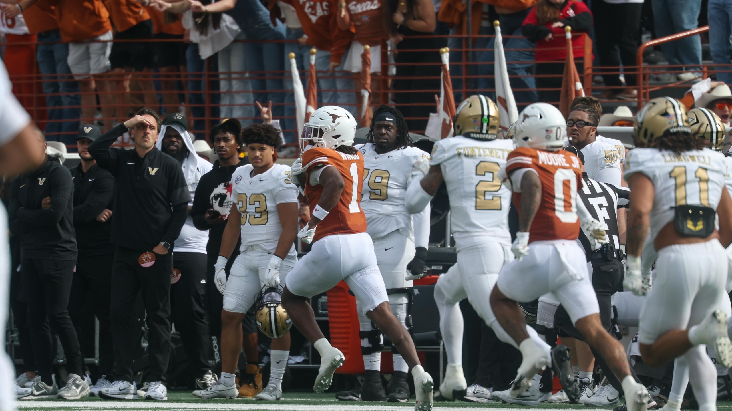 COLLEGE FOOTBALL: NOV 01 Vanderbilt at Texas COLLEGE FOOTBALL: NOV 01 Vanderbilt at Texas