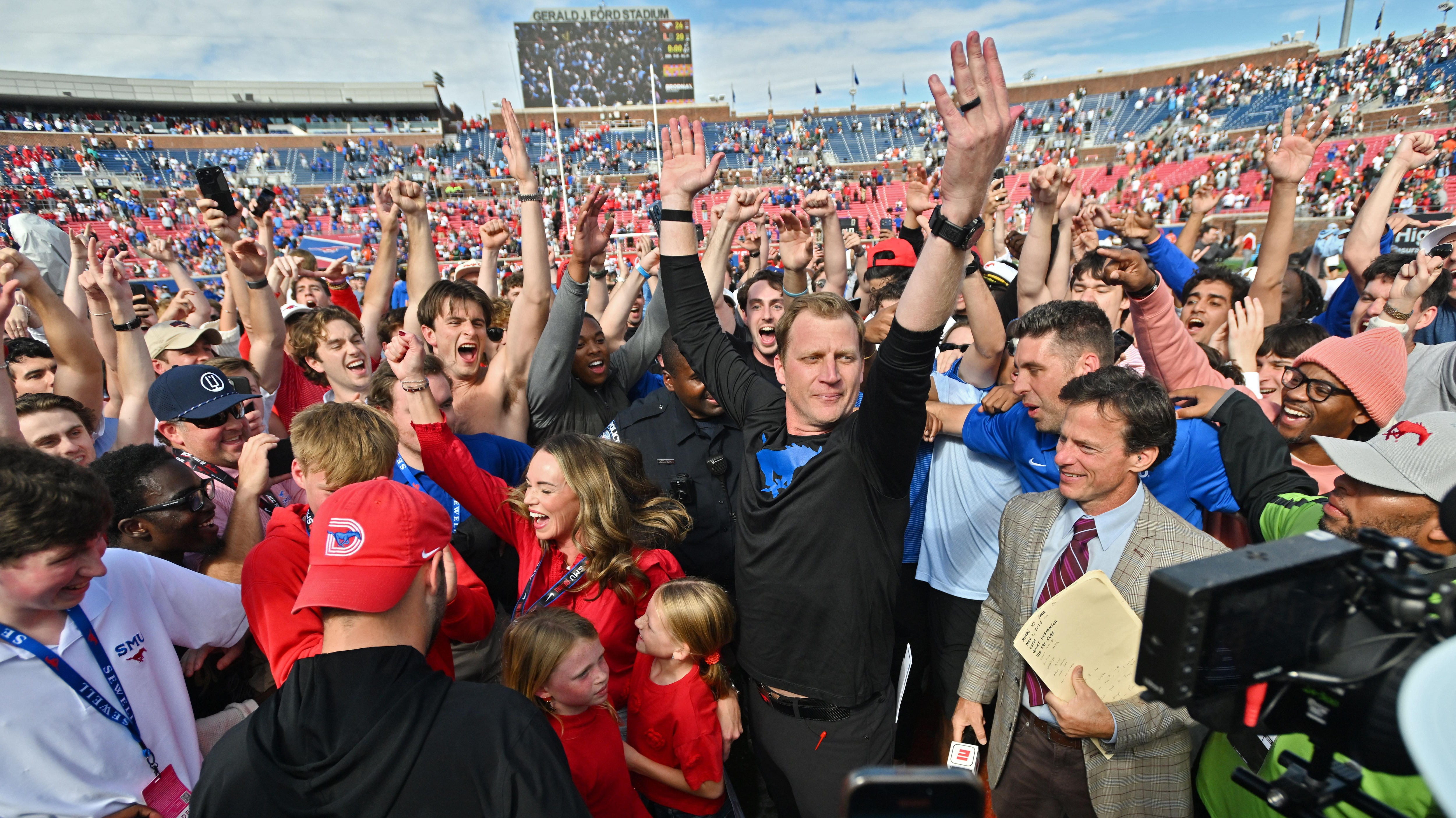 COLLEGE FOOTBALL: NOV 01 Miami at SMU COLLEGE FOOTBALL: NOV 01 Miami at SMU