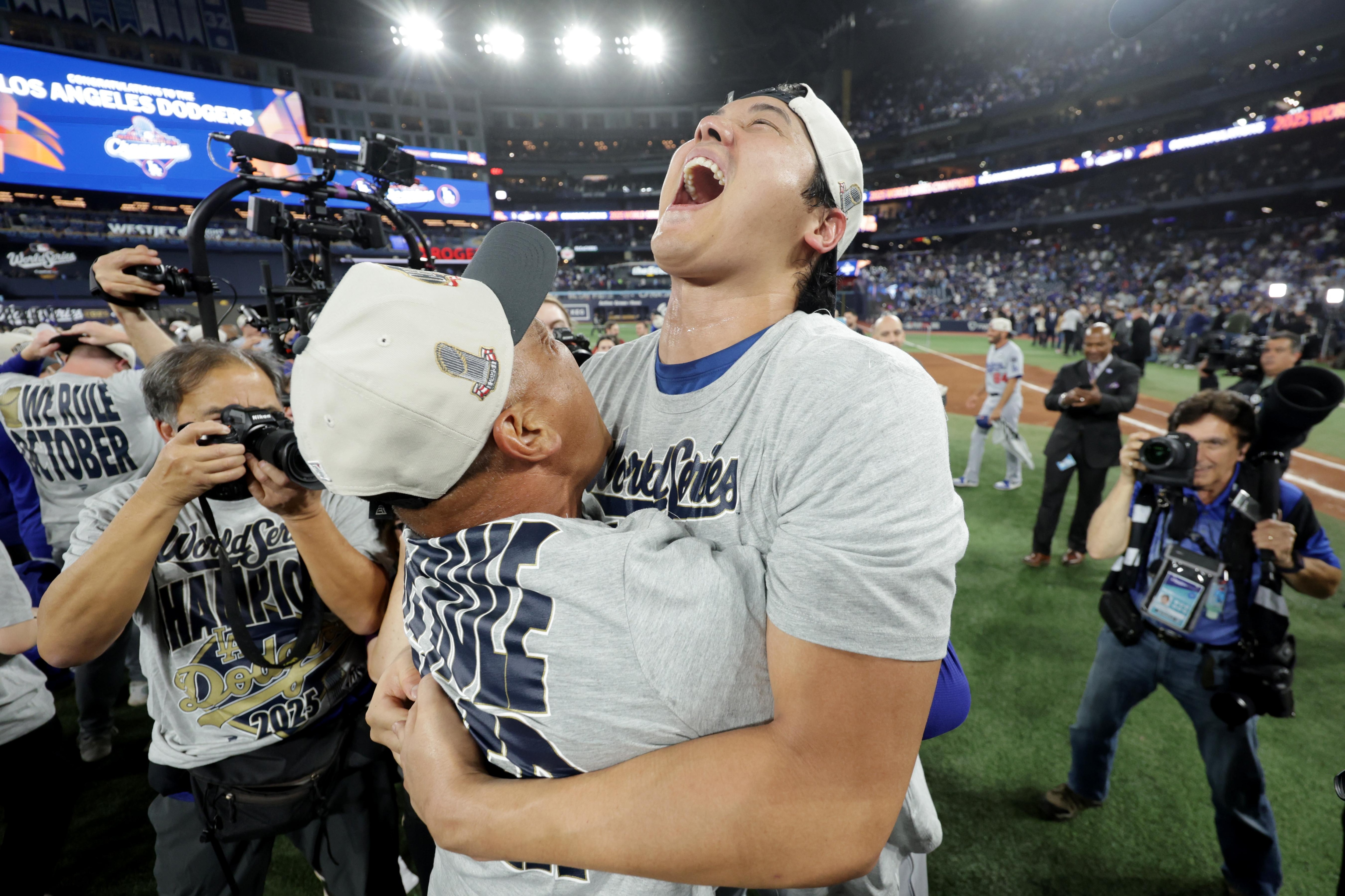 World Series - Los Angeles Dodgers v Toronto Blue Jays - Game 7