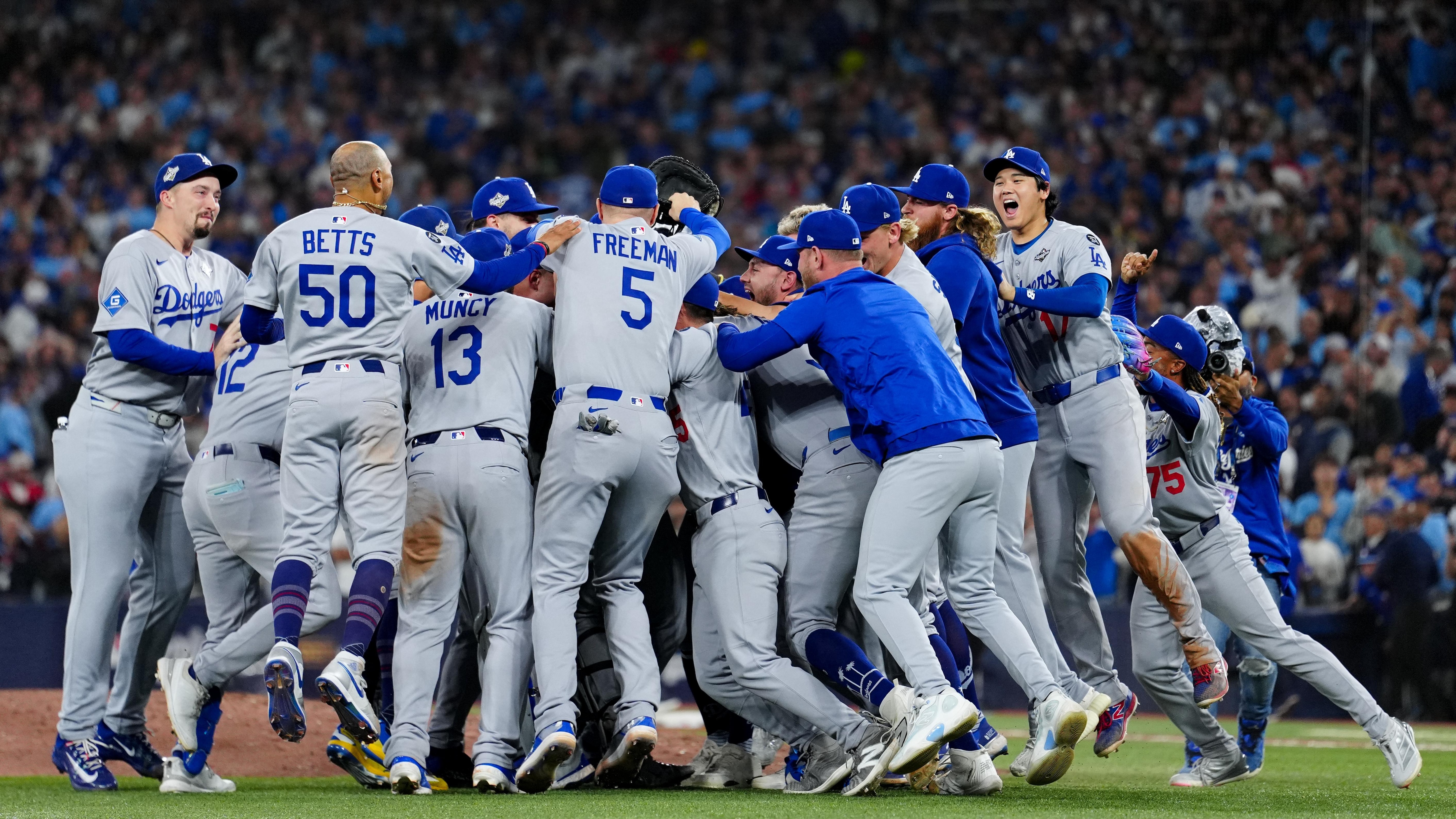 World Series - Los Angeles Dodgers v Toronto Blue Jays - Game 7