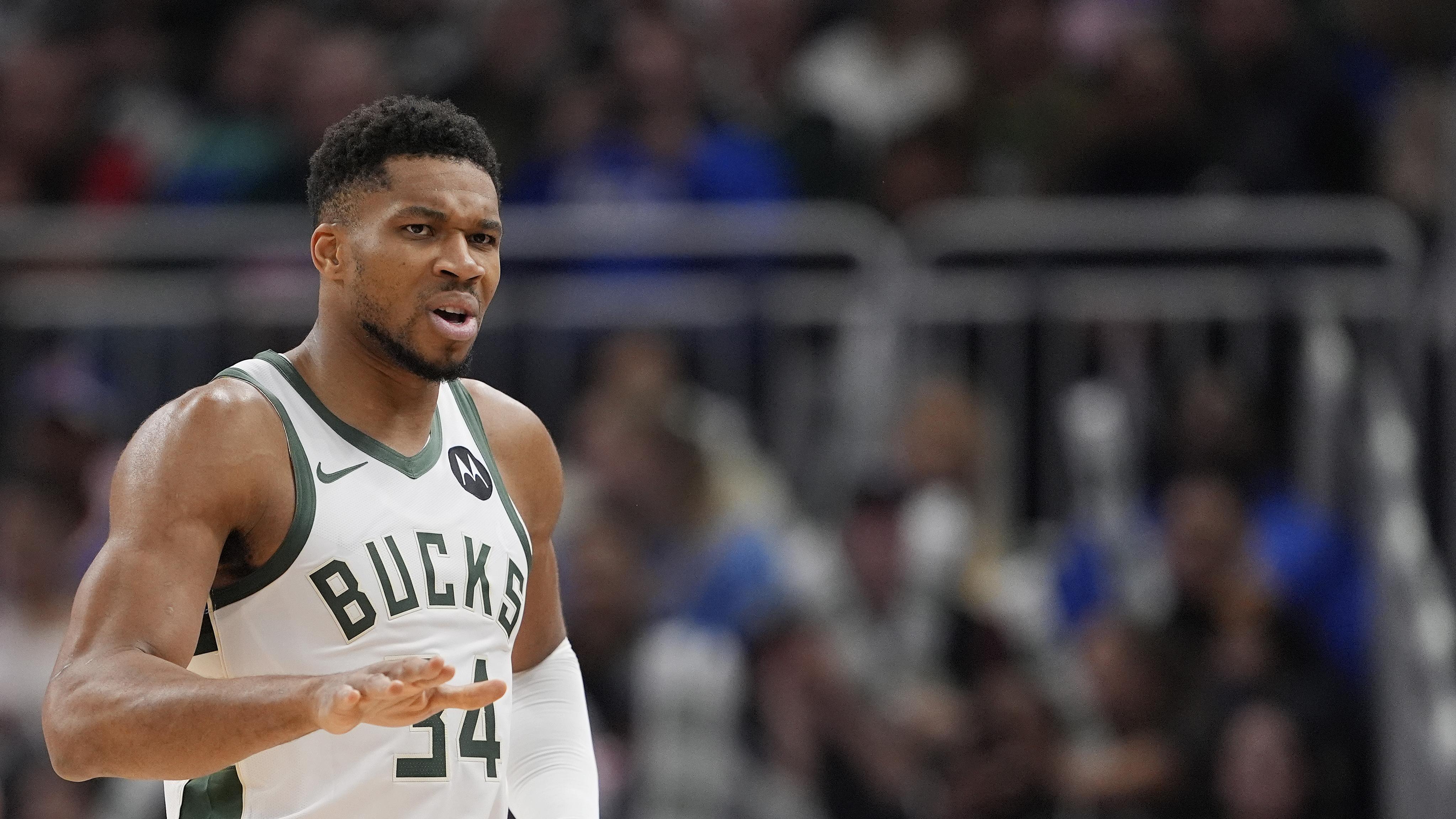 New York Knicks v Milwaukee Bucks