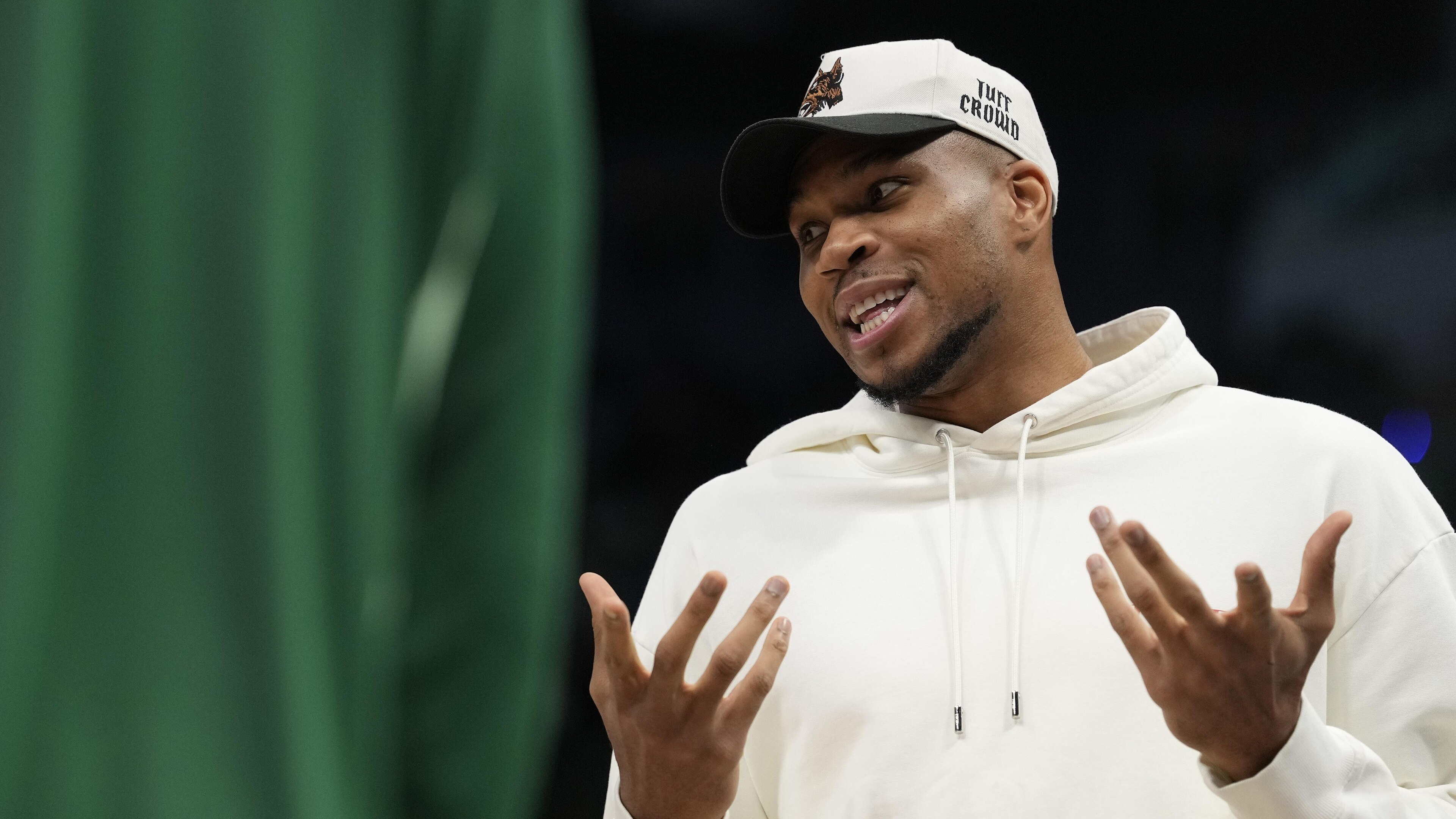 Golden State Warriors v Milwaukee Bucks Golden State Warriors v Milwaukee Bucks