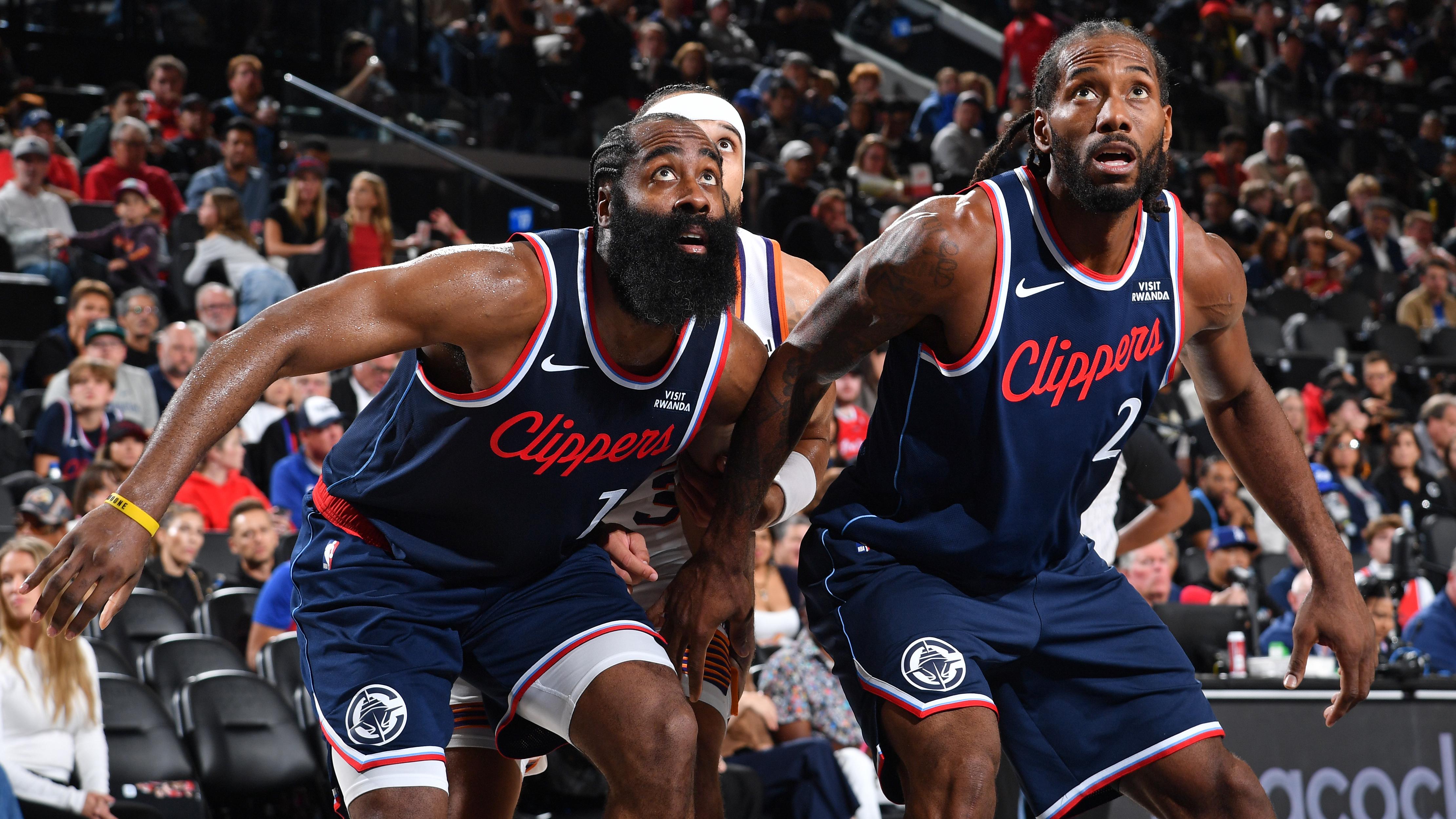 Phoenix Suns v Los Angeles Clippers