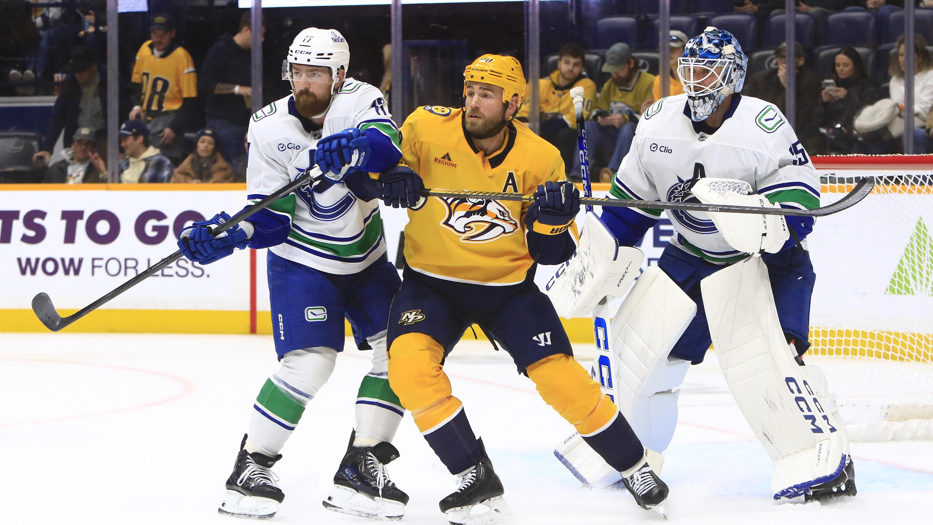 NHL: NOV 03 Canucks at Predators