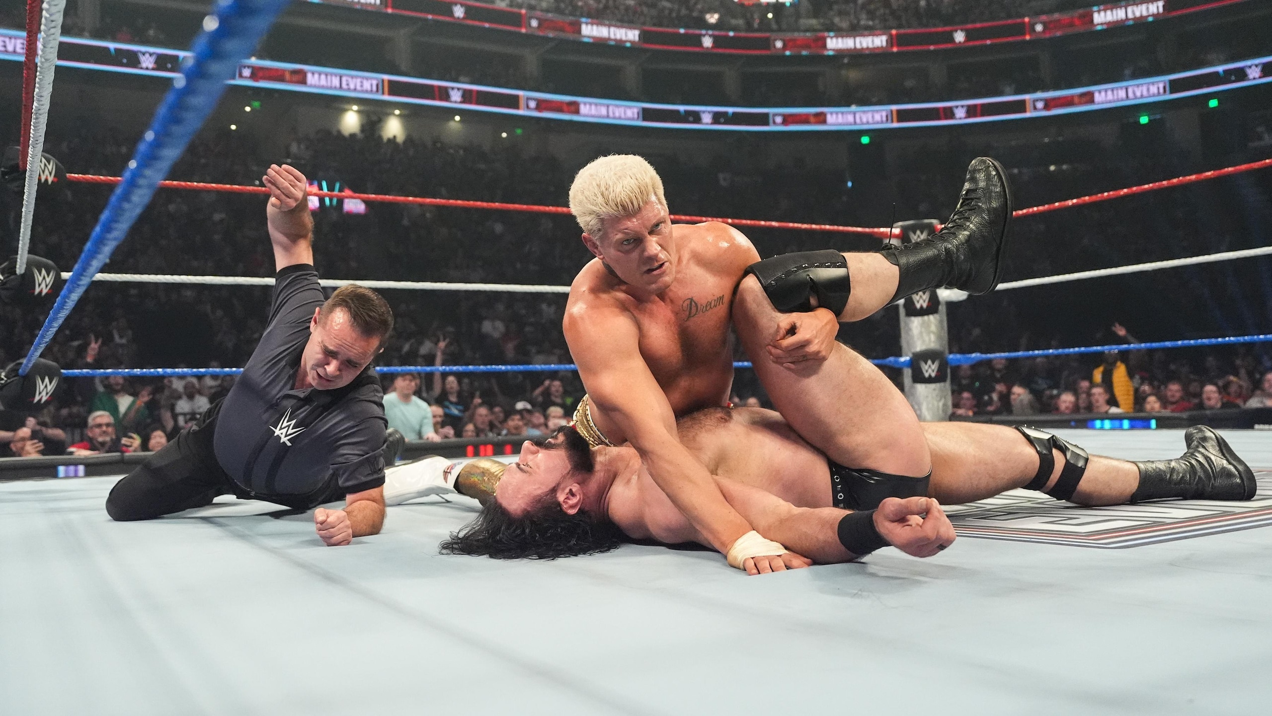WWE - Saturday Night's Main Event