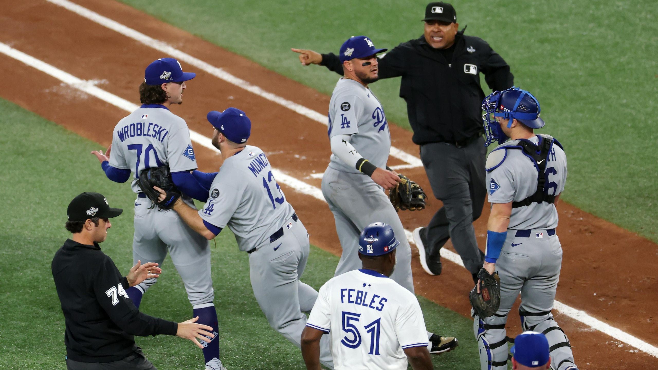 World Series - Los Angeles Dodgers v Toronto Blue Jays - Game Seven
