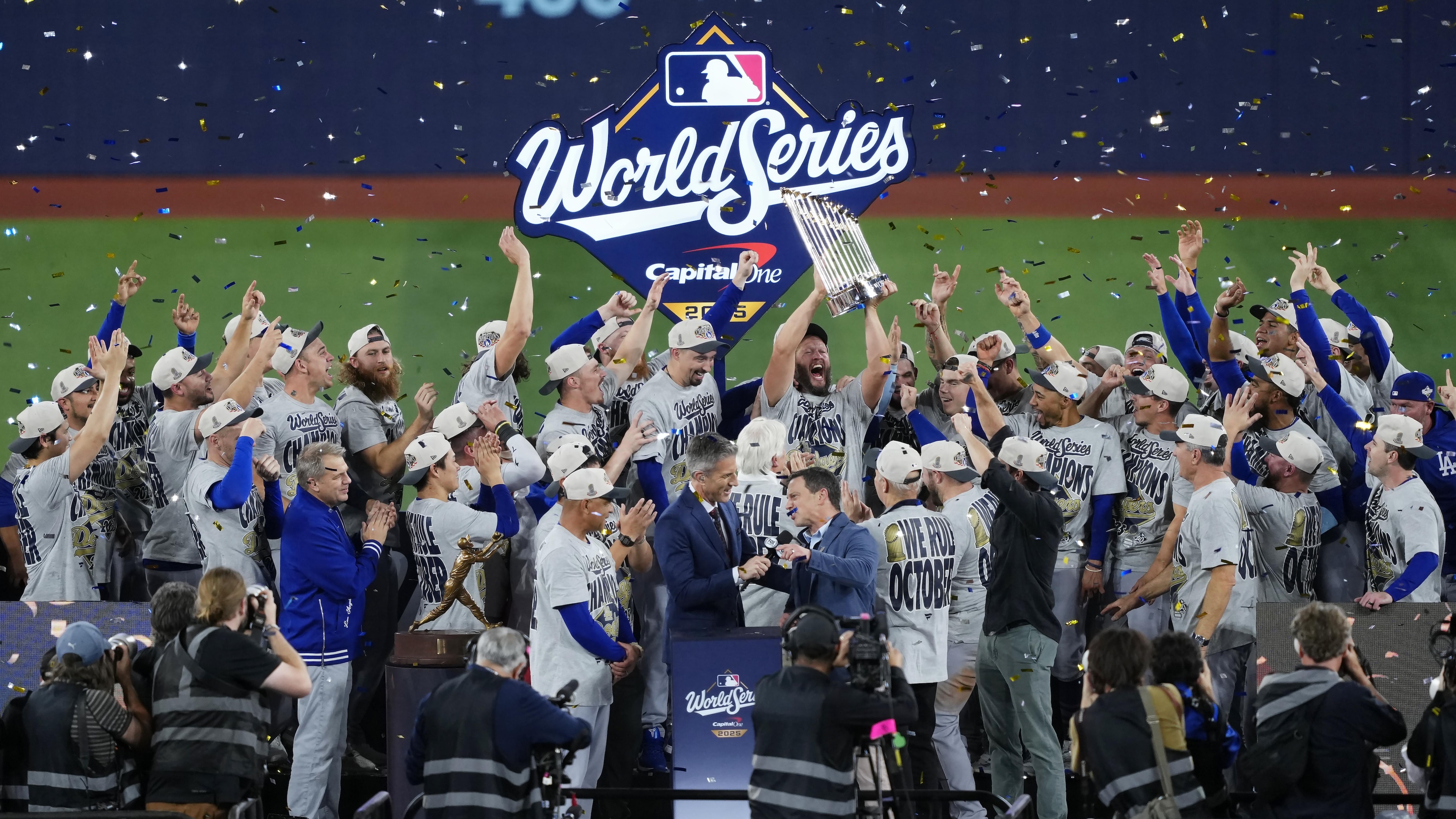 World Series - Los Angeles Dodgers v Toronto Blue Jays - Game Seven