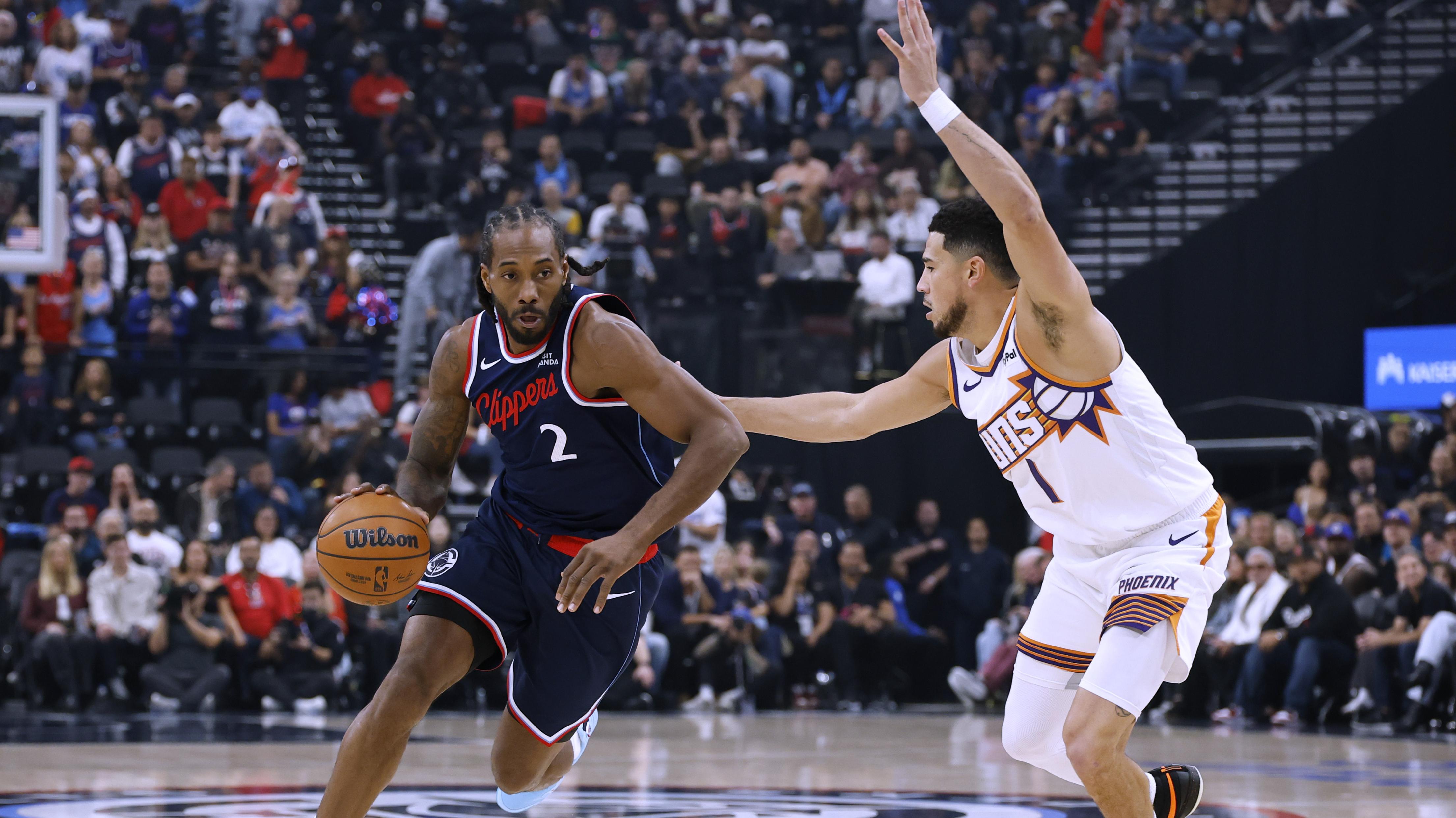 Phoenix Suns v Los Angeles Clippers